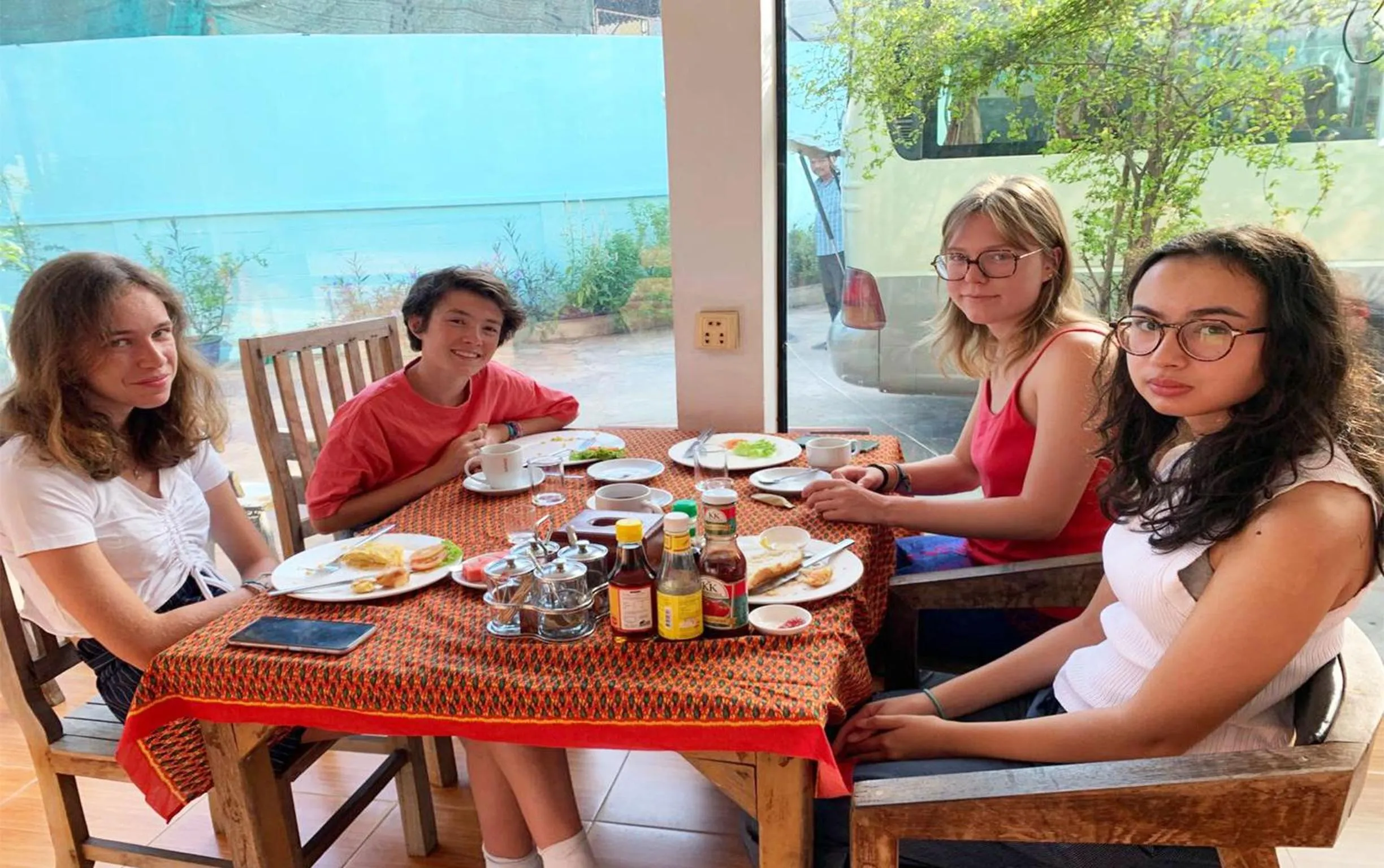 Restaurant/places to eat in Blossoming Romduol Boutique