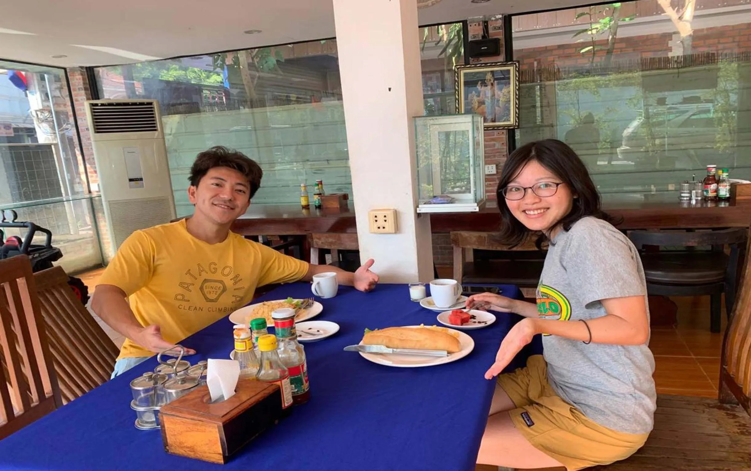 Restaurant/places to eat in Blossoming Romduol Boutique