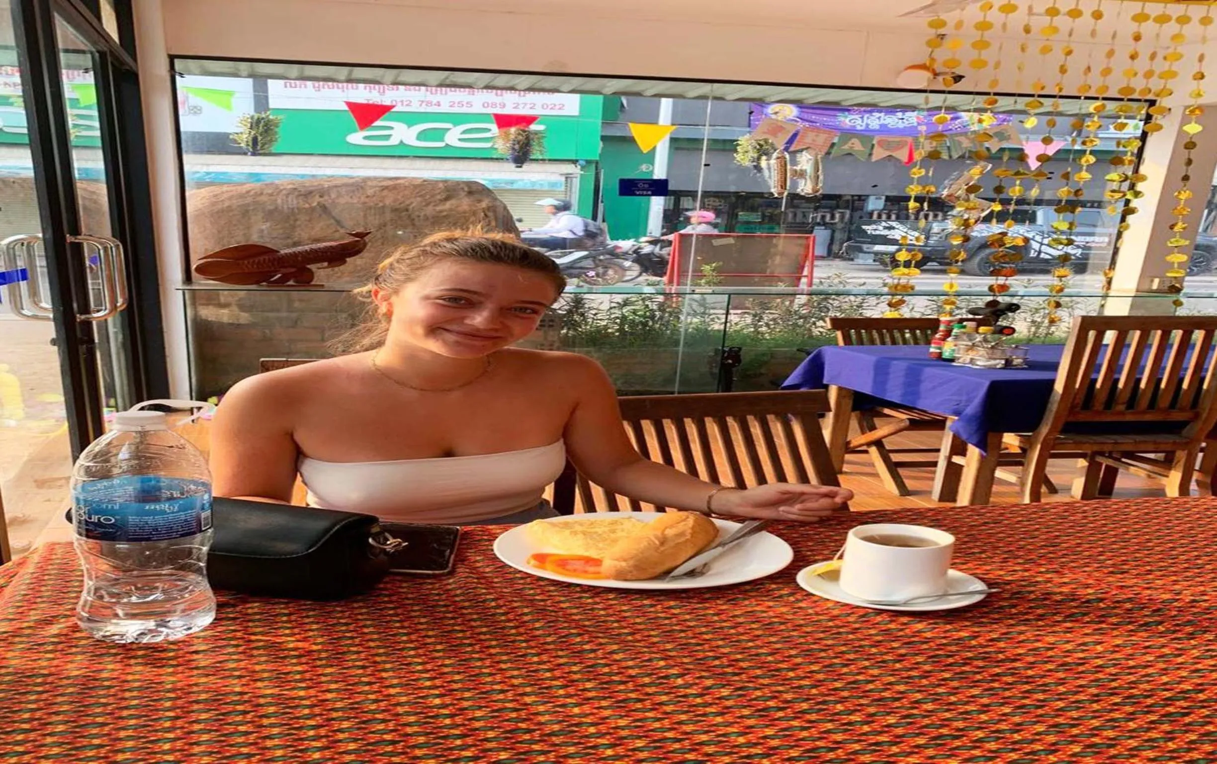 Restaurant/places to eat in Blossoming Romduol Boutique