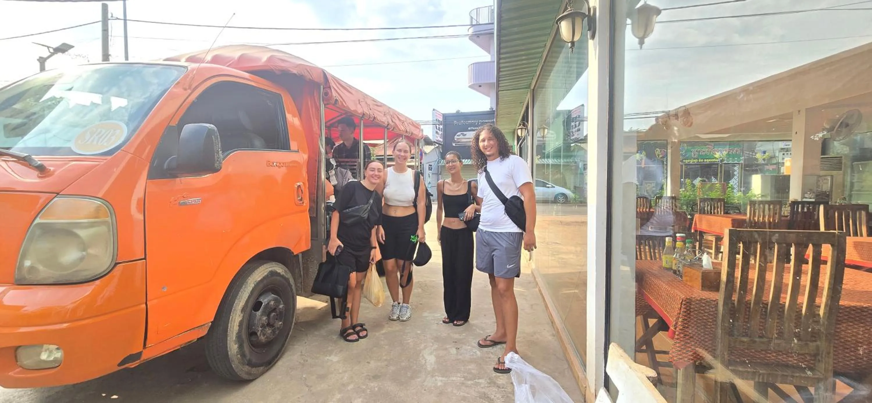 Restaurant/places to eat in Blossoming Romduol Boutique