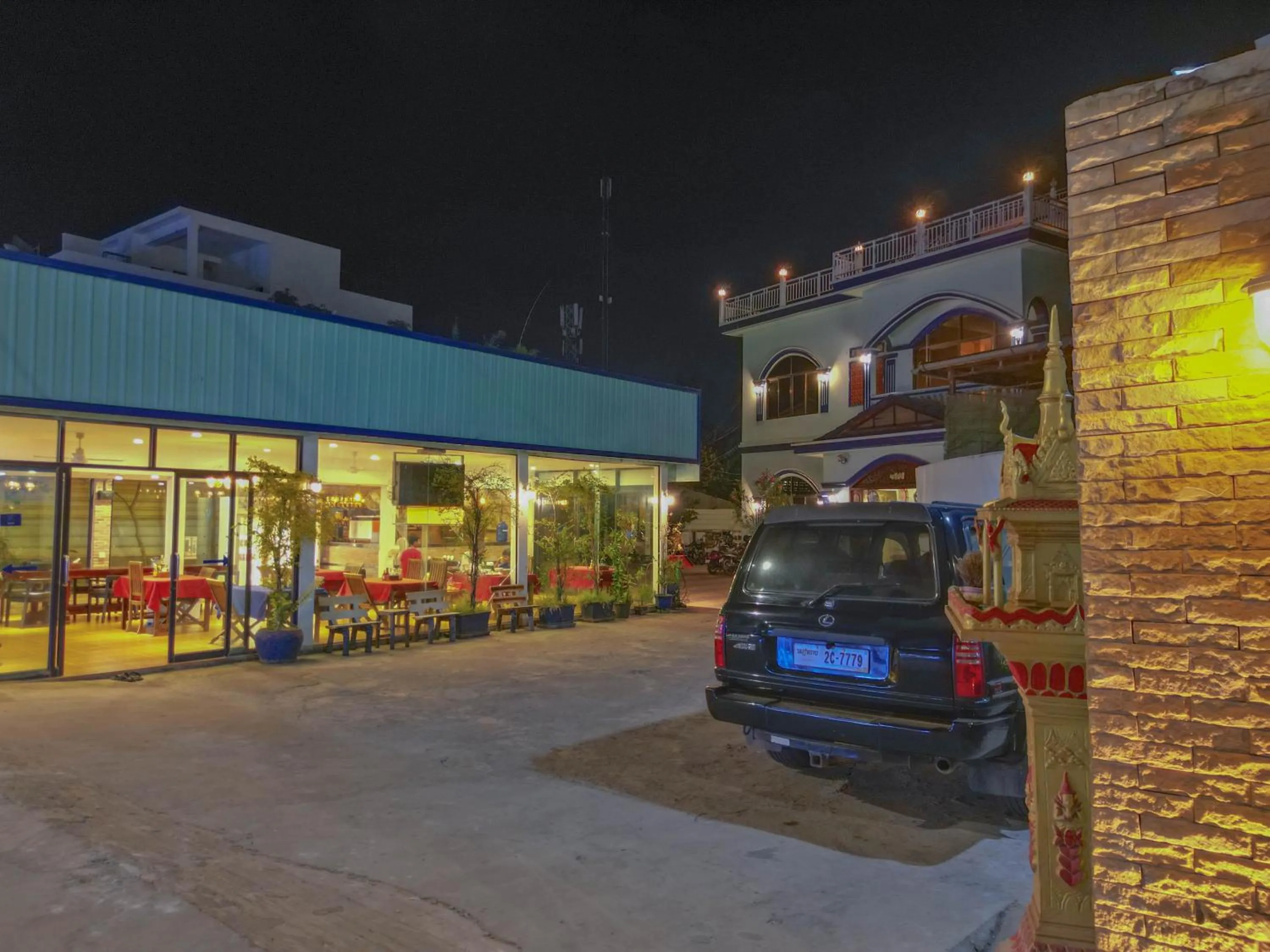 Restaurant/places to eat in Blossoming Romduol Boutique