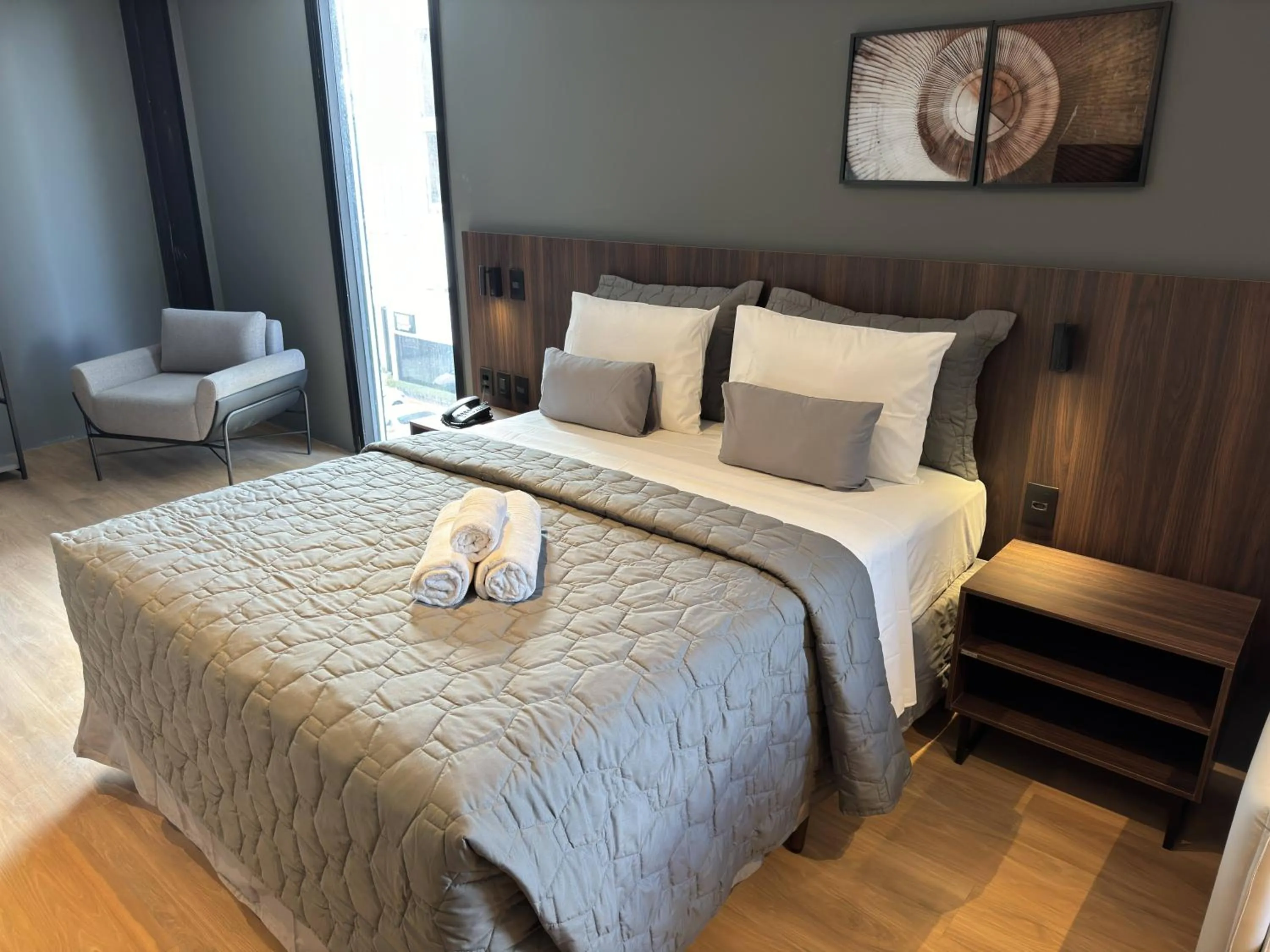 Photo of the whole room, Bed in Nord One