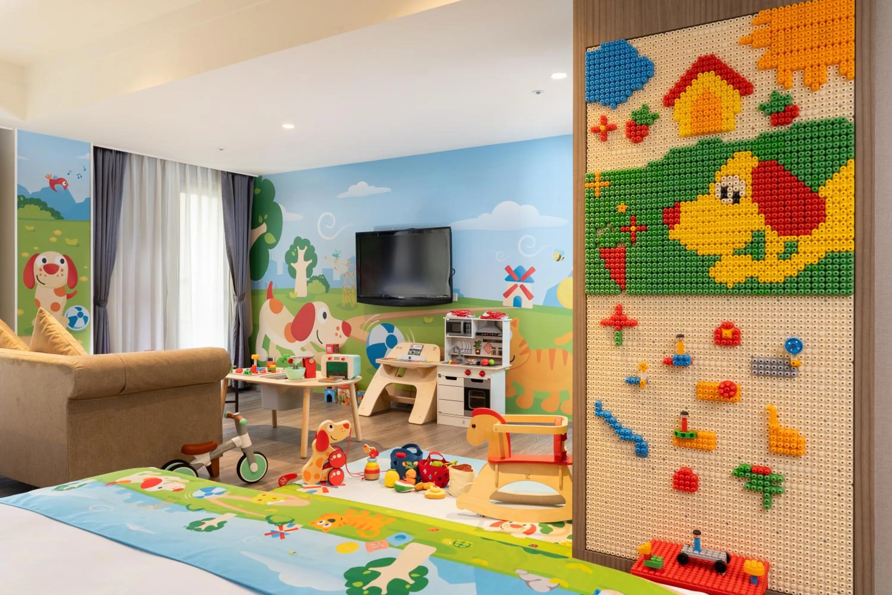 children in E-DA Skylark Hotel