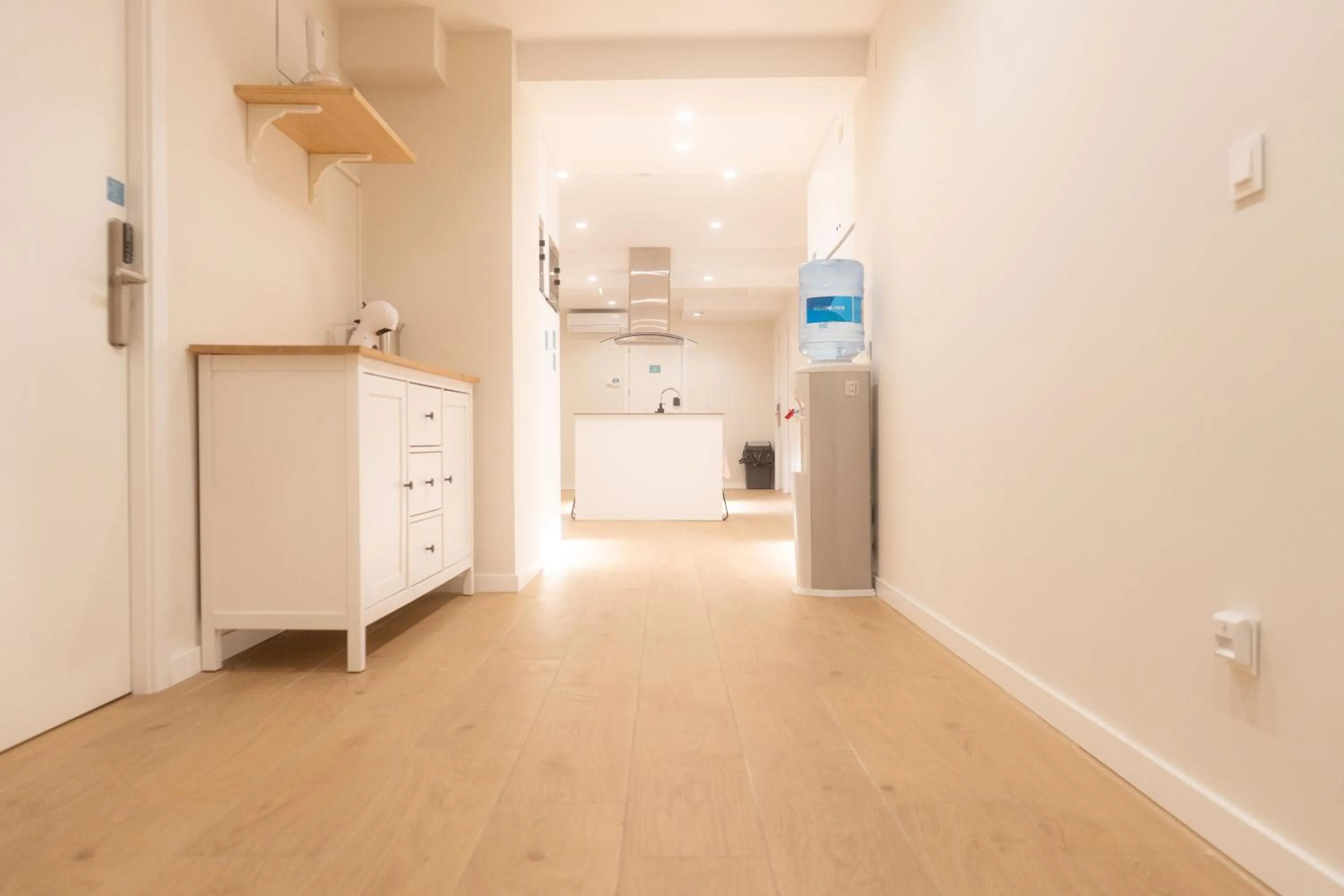 Communal kitchen in I'M Room Suites Nuevos Ministerios - Bernabeu 'Digital Access'