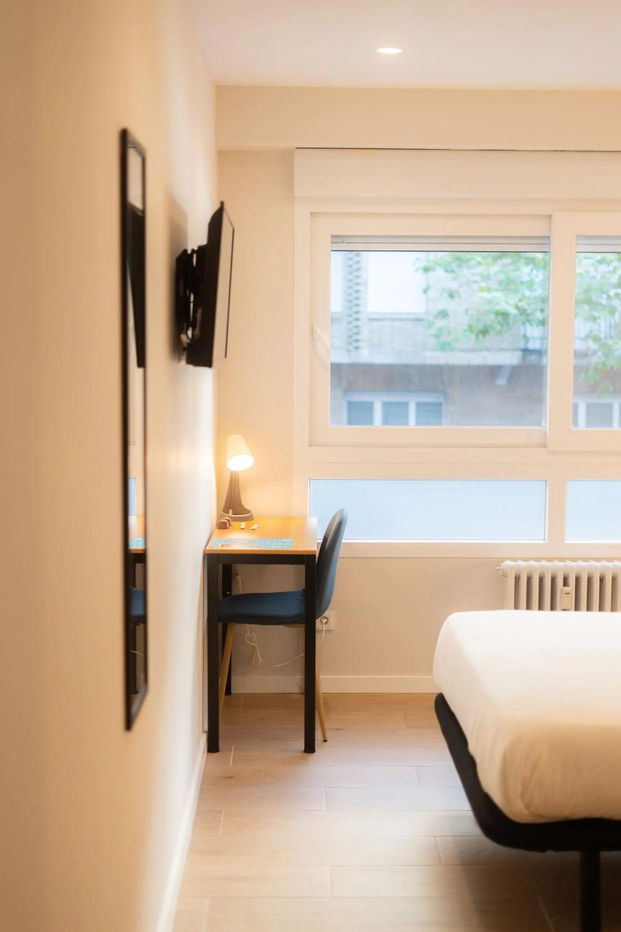 Bed in I'M Room Suites Nuevos Ministerios - Bernabeu 'Digital Access'