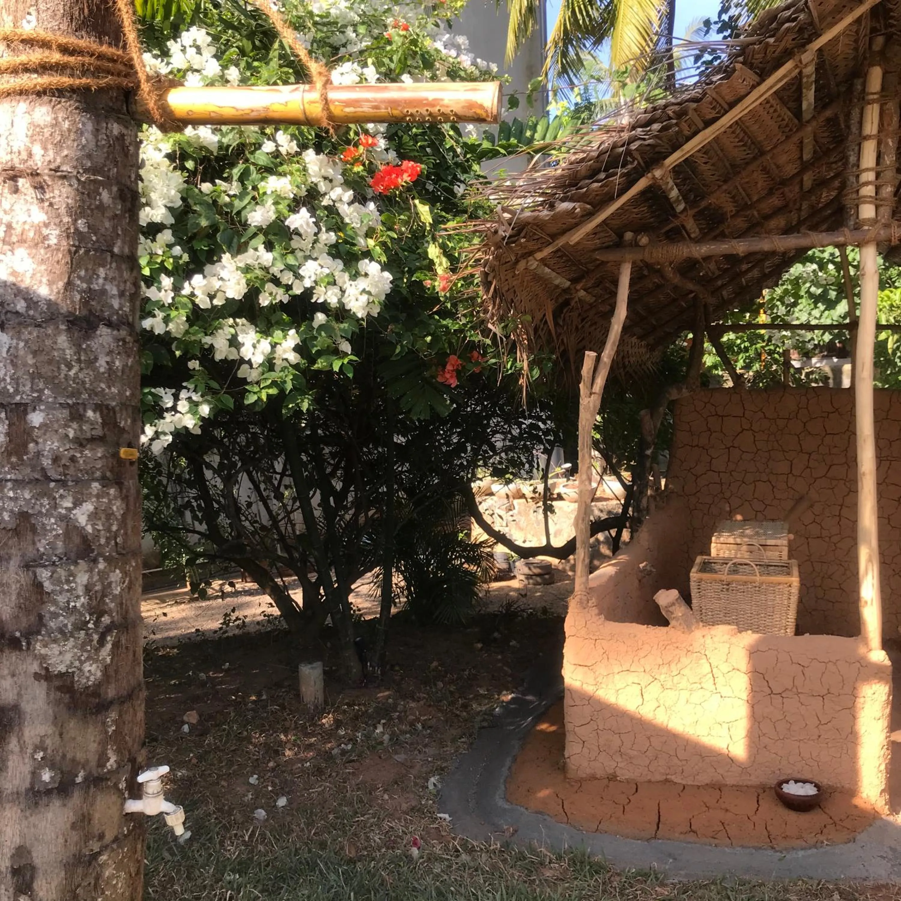Swimming pool in Esprit d'Ici Hotel