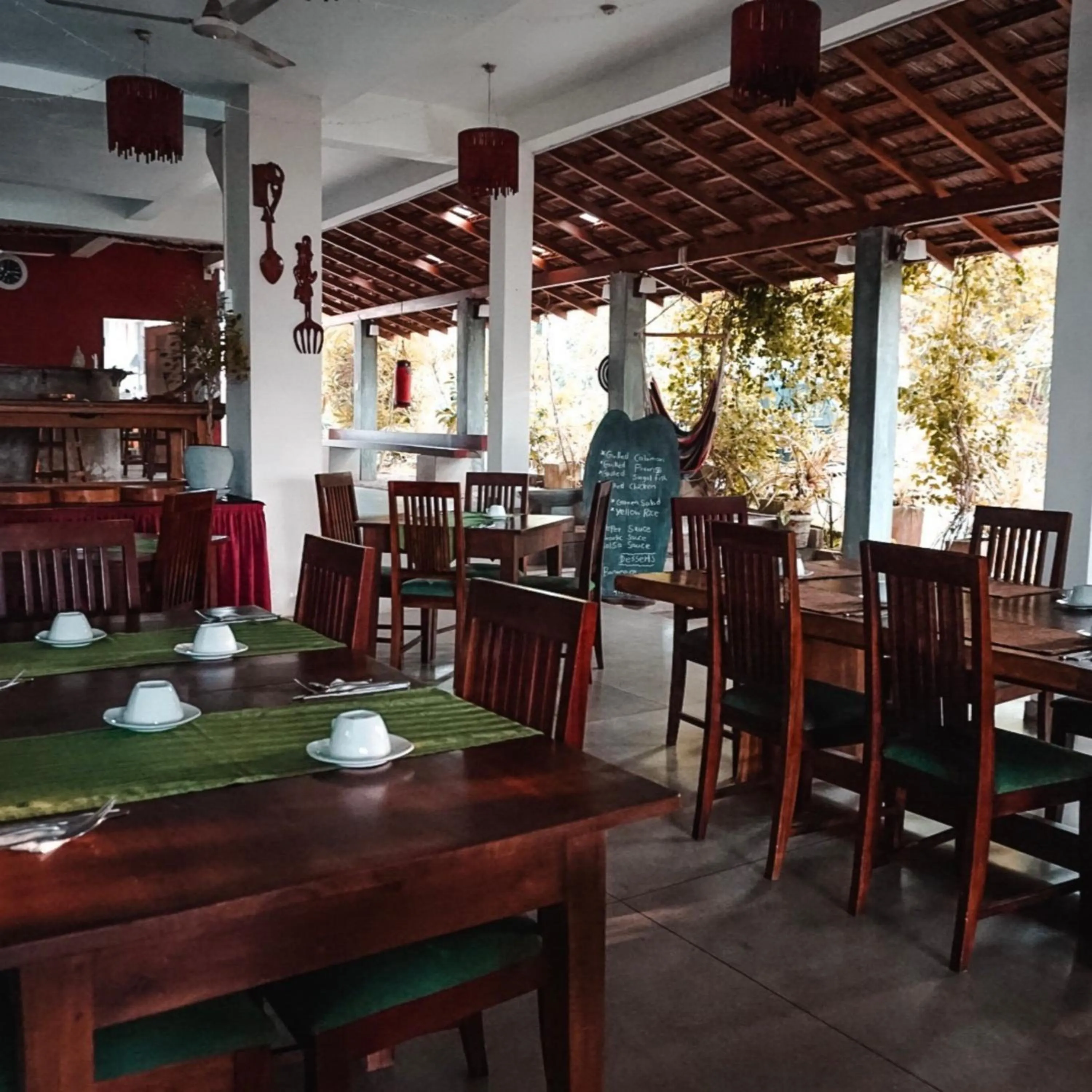 Restaurant/places to eat in Esprit d'Ici Hotel