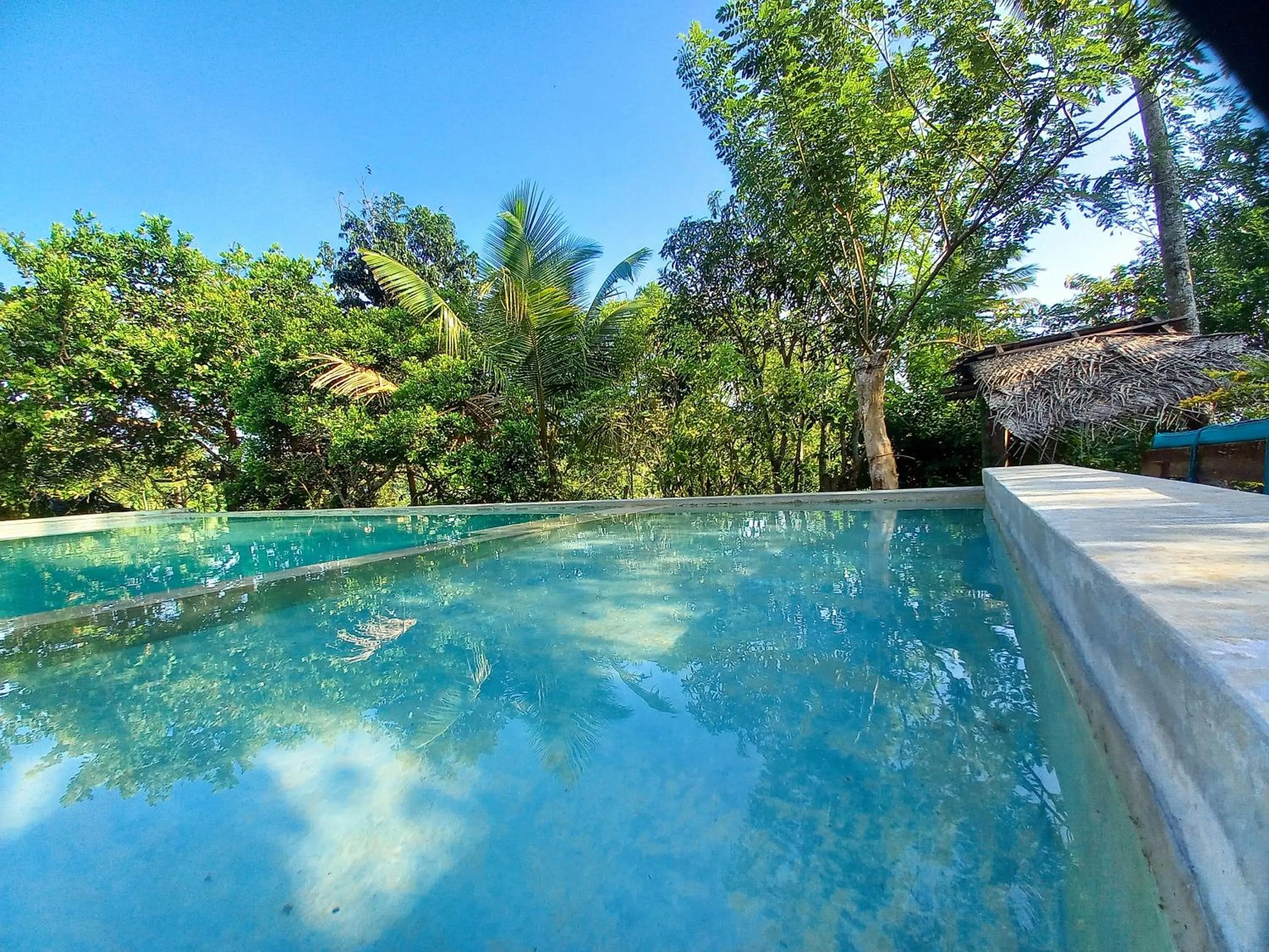 Swimming pool in Esprit d'Ici Hotel