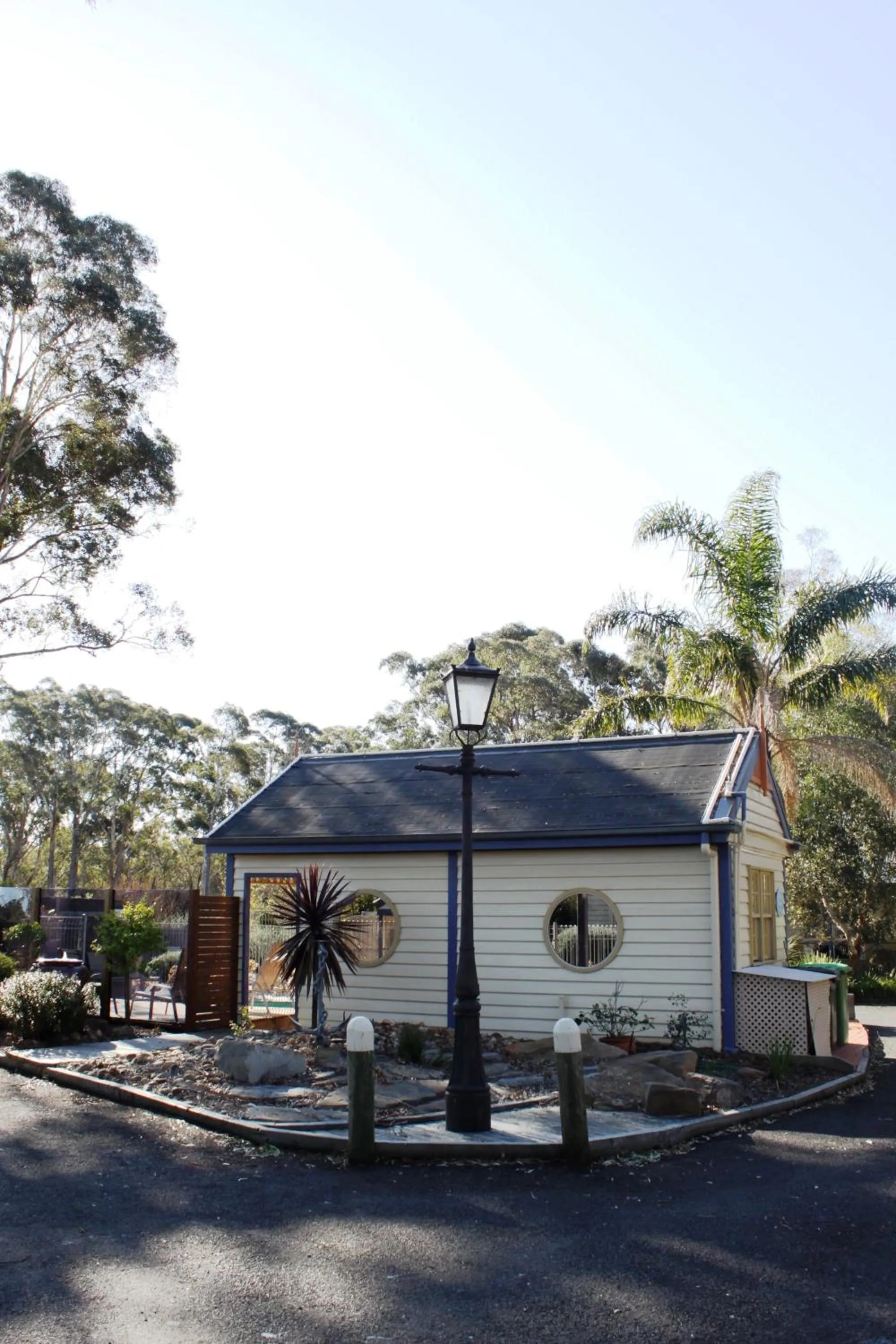 Facade/entrance in Waverley House Cottages