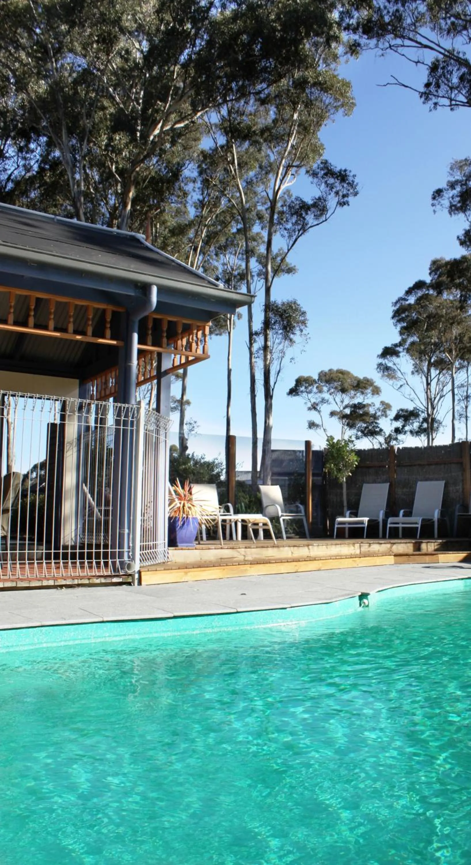 Swimming pool in Waverley House Cottages