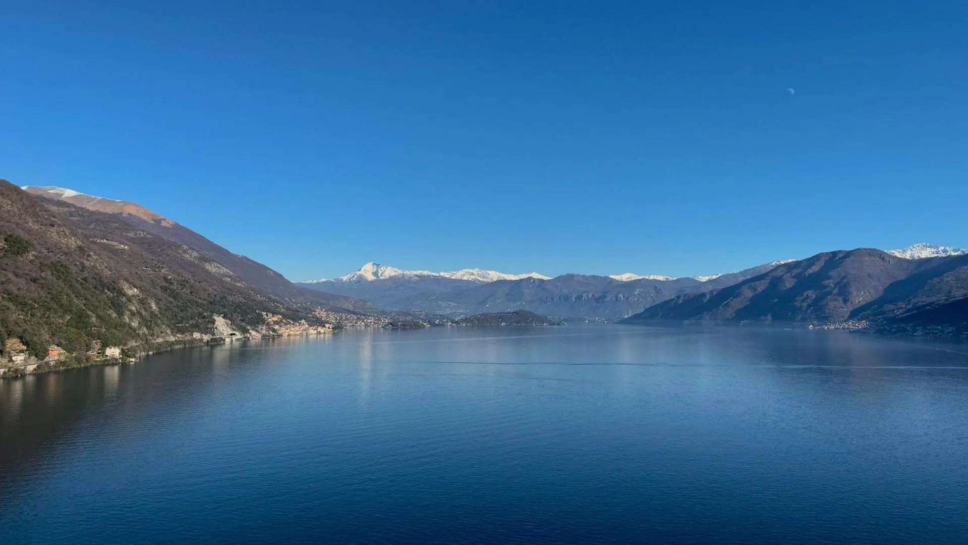 Lake view in Residence degli Oleandri 6A