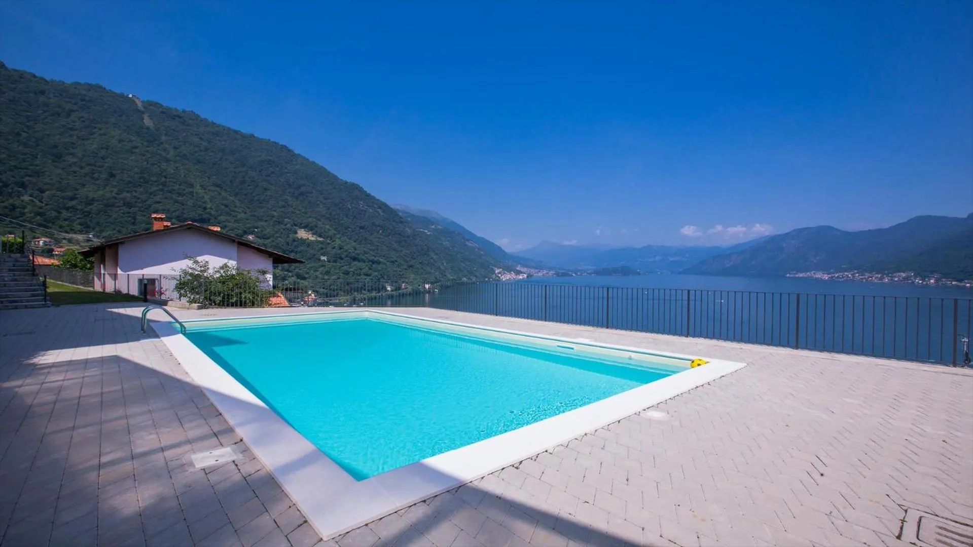 Swimming pool in Residence degli Oleandri 6A