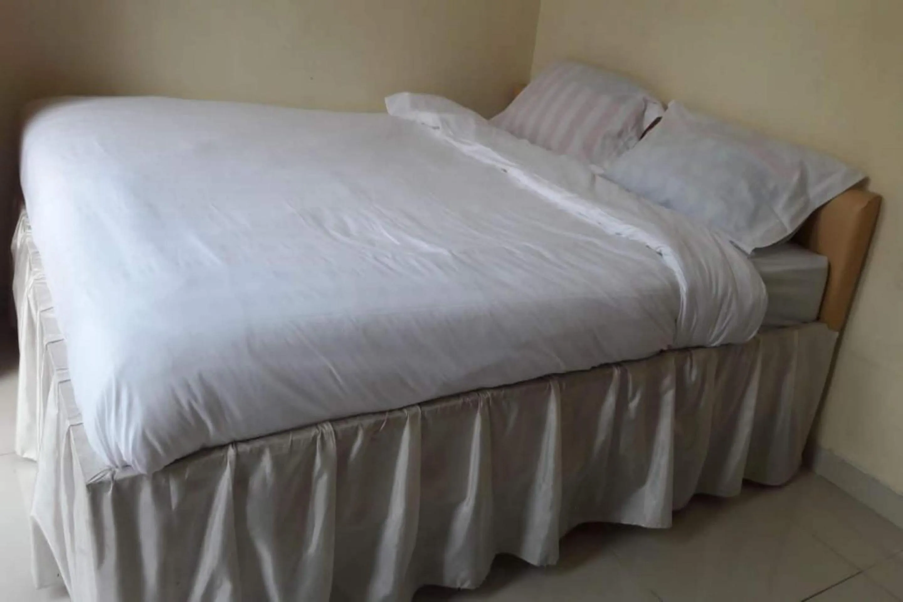 Bedroom, Bed in OYO 93485 Hotel Kenzie Sentani