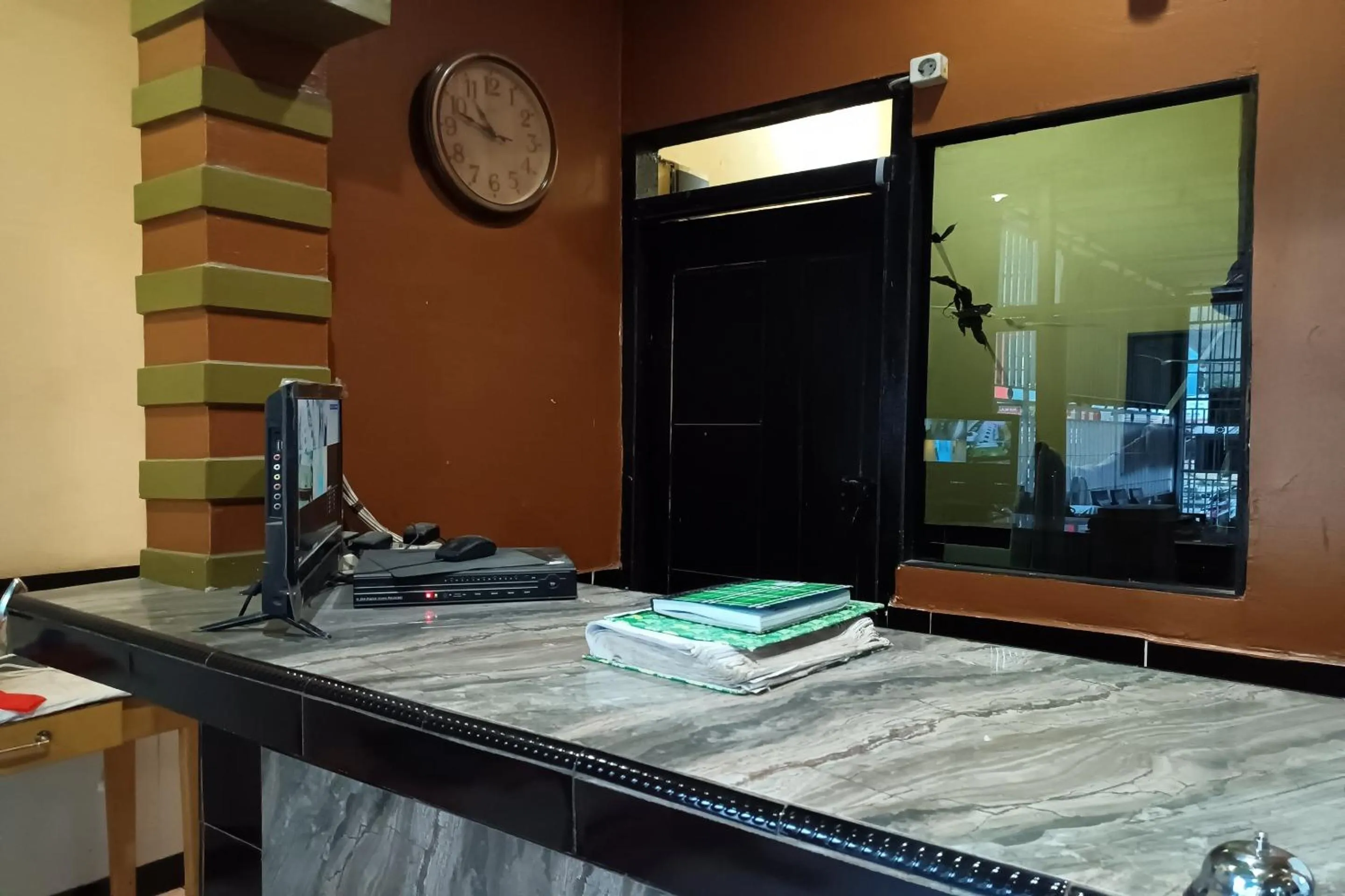 Lobby or reception in OYO 93485 Hotel Kenzie Sentani