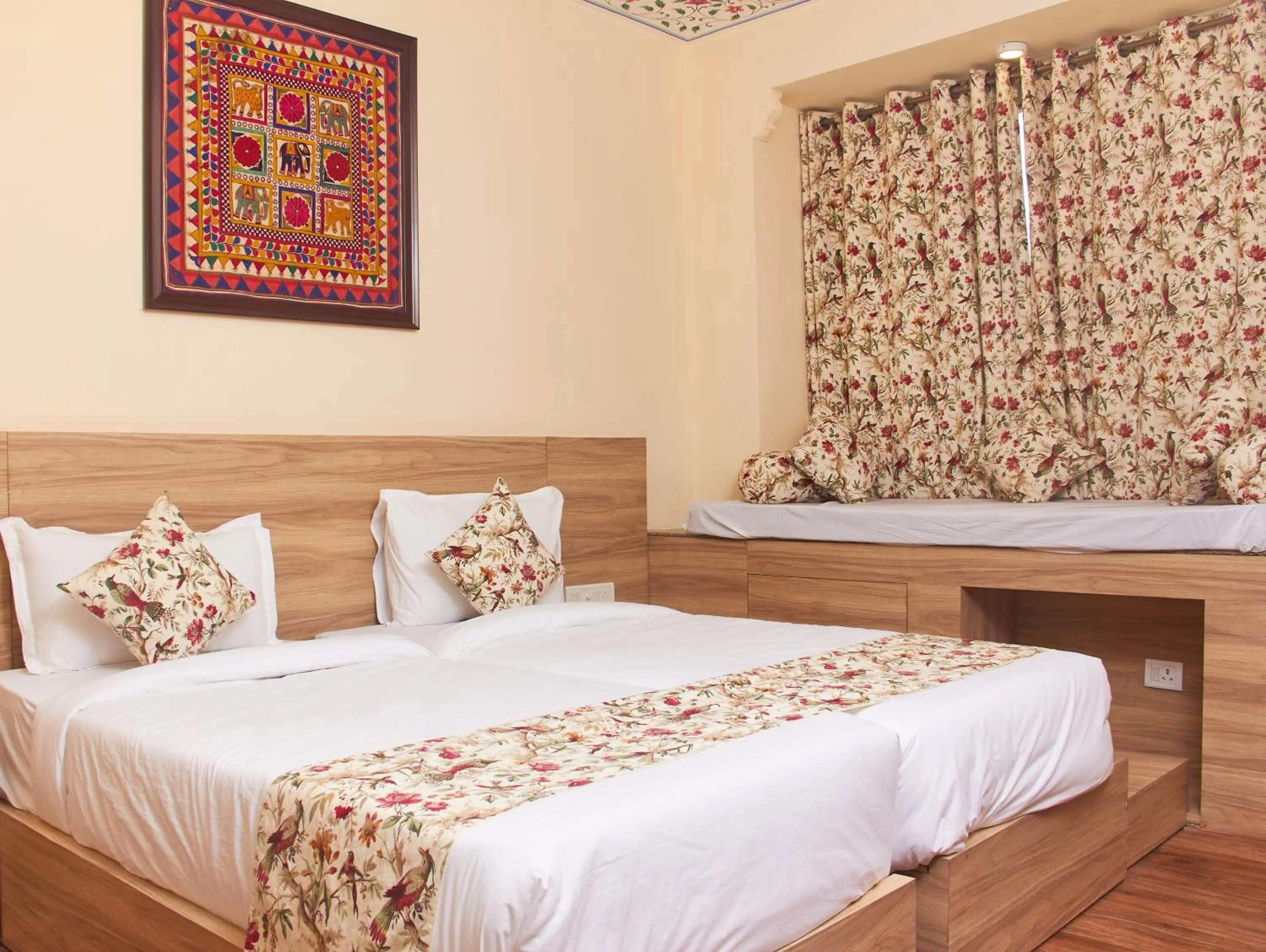 Photo of the whole room, Bed in Ranthambhore Uday Vilas