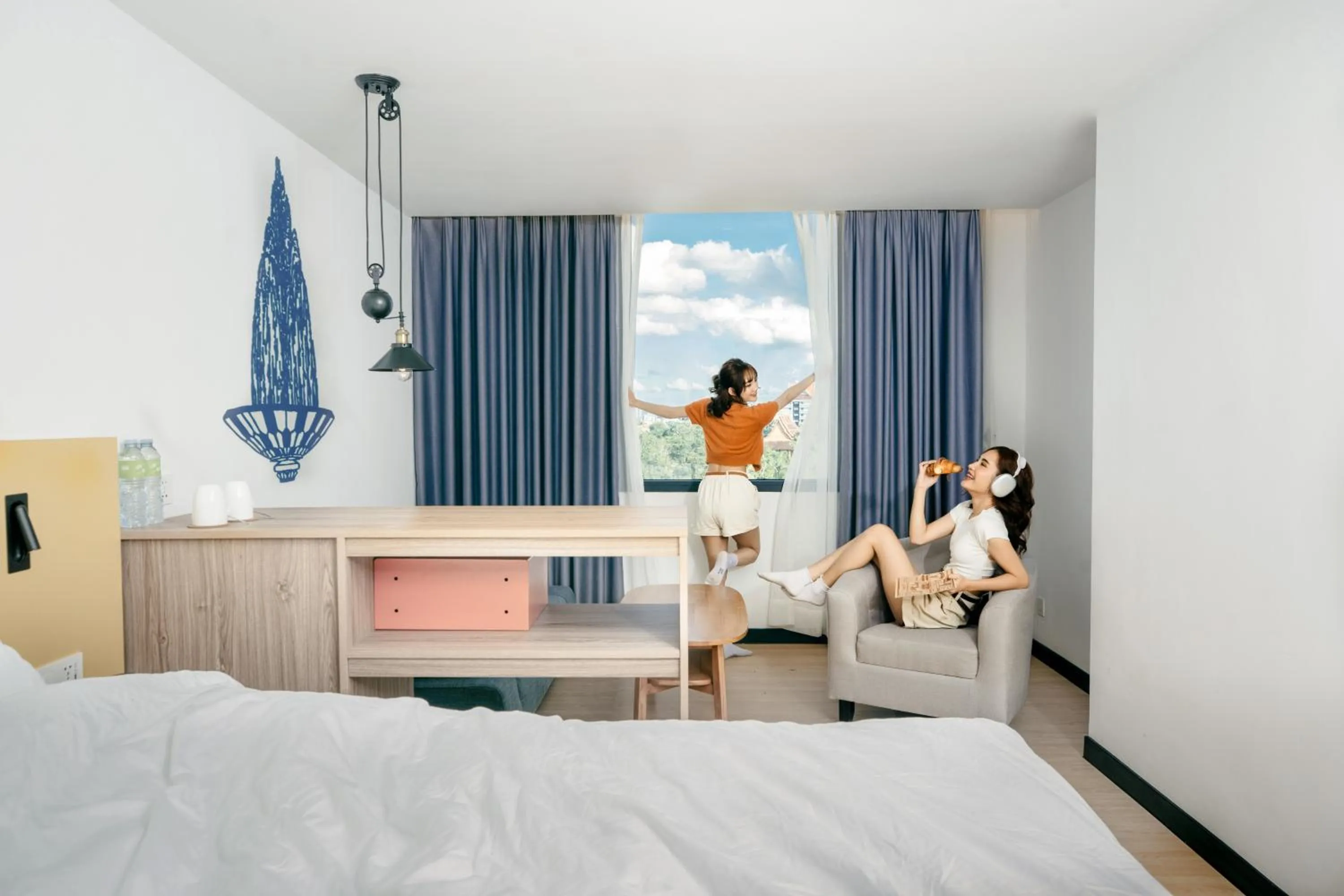 People, Bed in COSI Vientiane Nam Phu