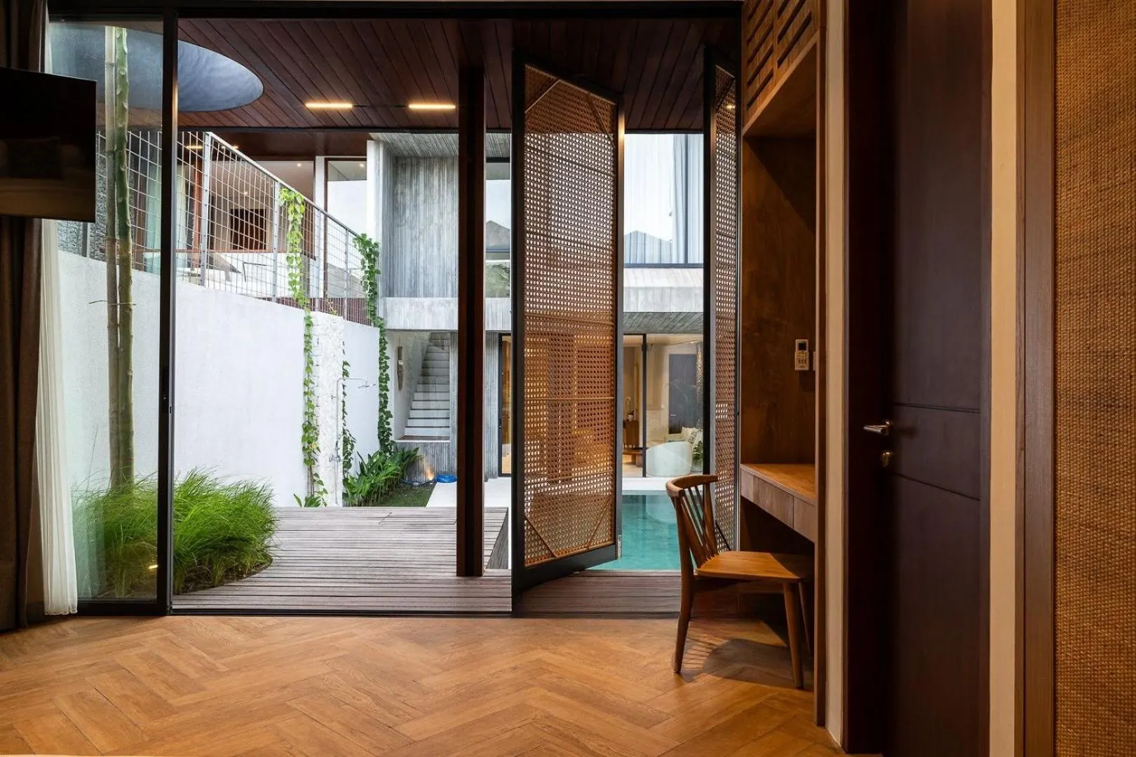 Swimming pool in AMR Echo Beach Villa's Canggu