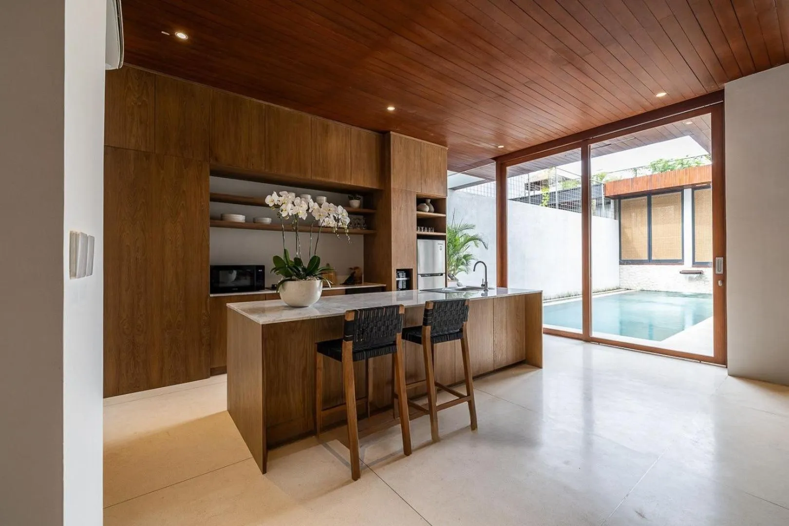 Kitchen or kitchenette in AMR Echo Beach Villa's Canggu