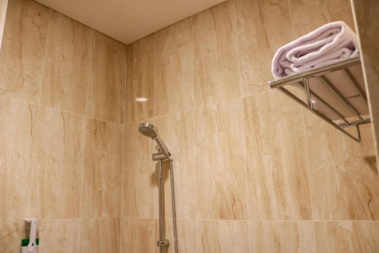 Shower in Grand Ametis Hotel Jakarta