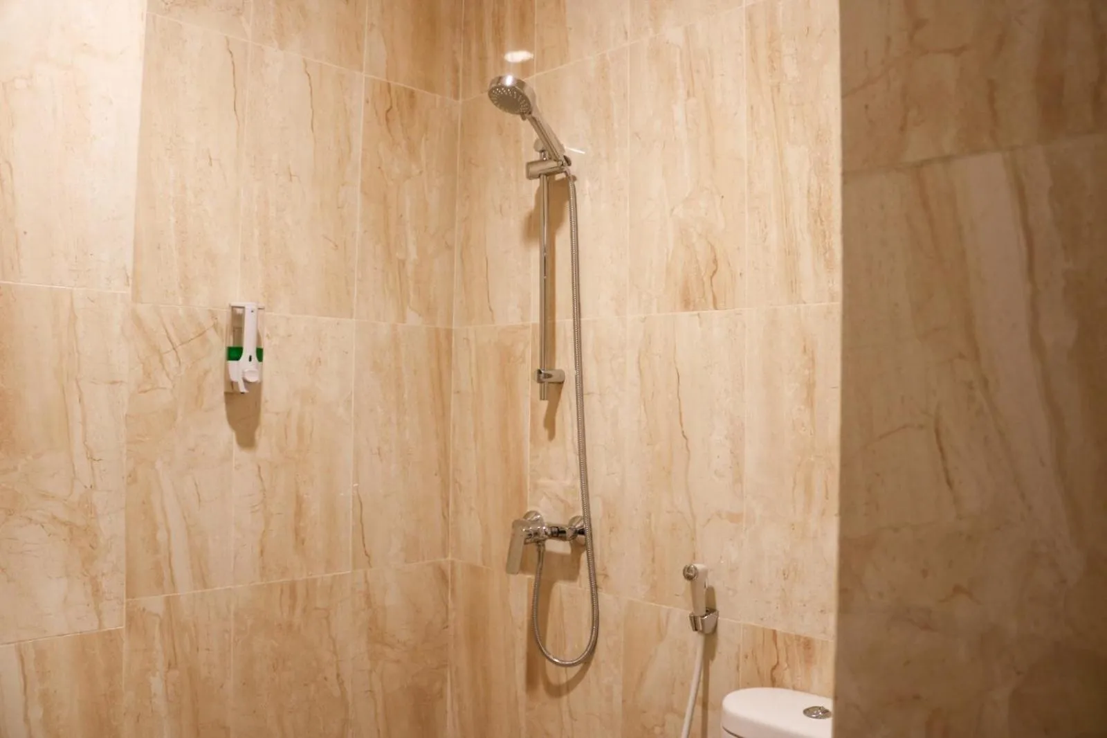 Shower in Grand Ametis Hotel Jakarta