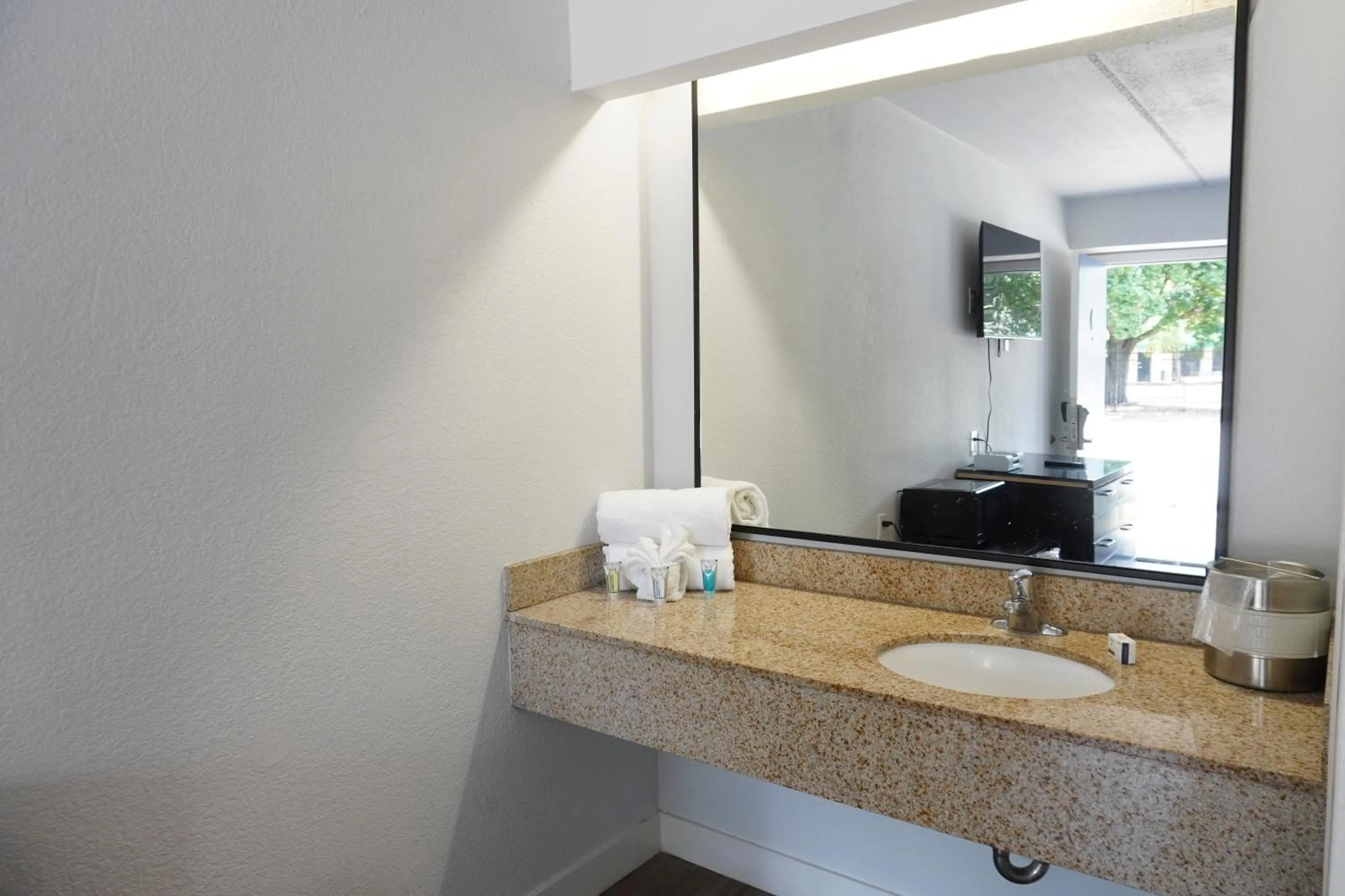 Boardwalk Suites Baton Rouge