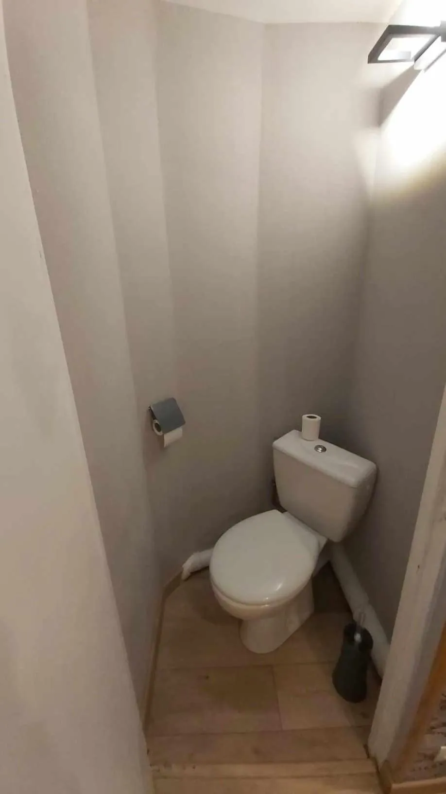 Toilet in La Renaissance