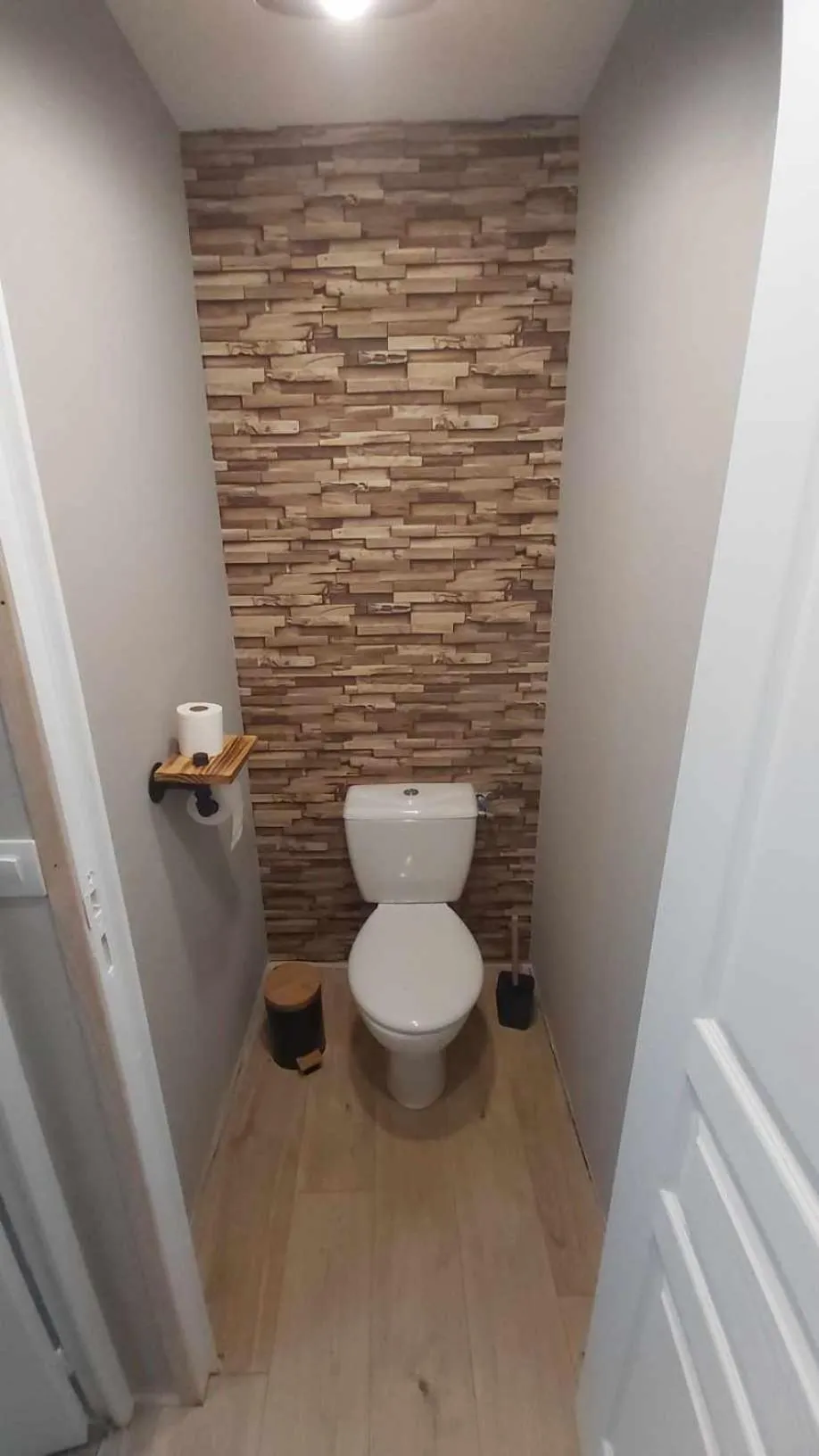 Toilet in La Renaissance