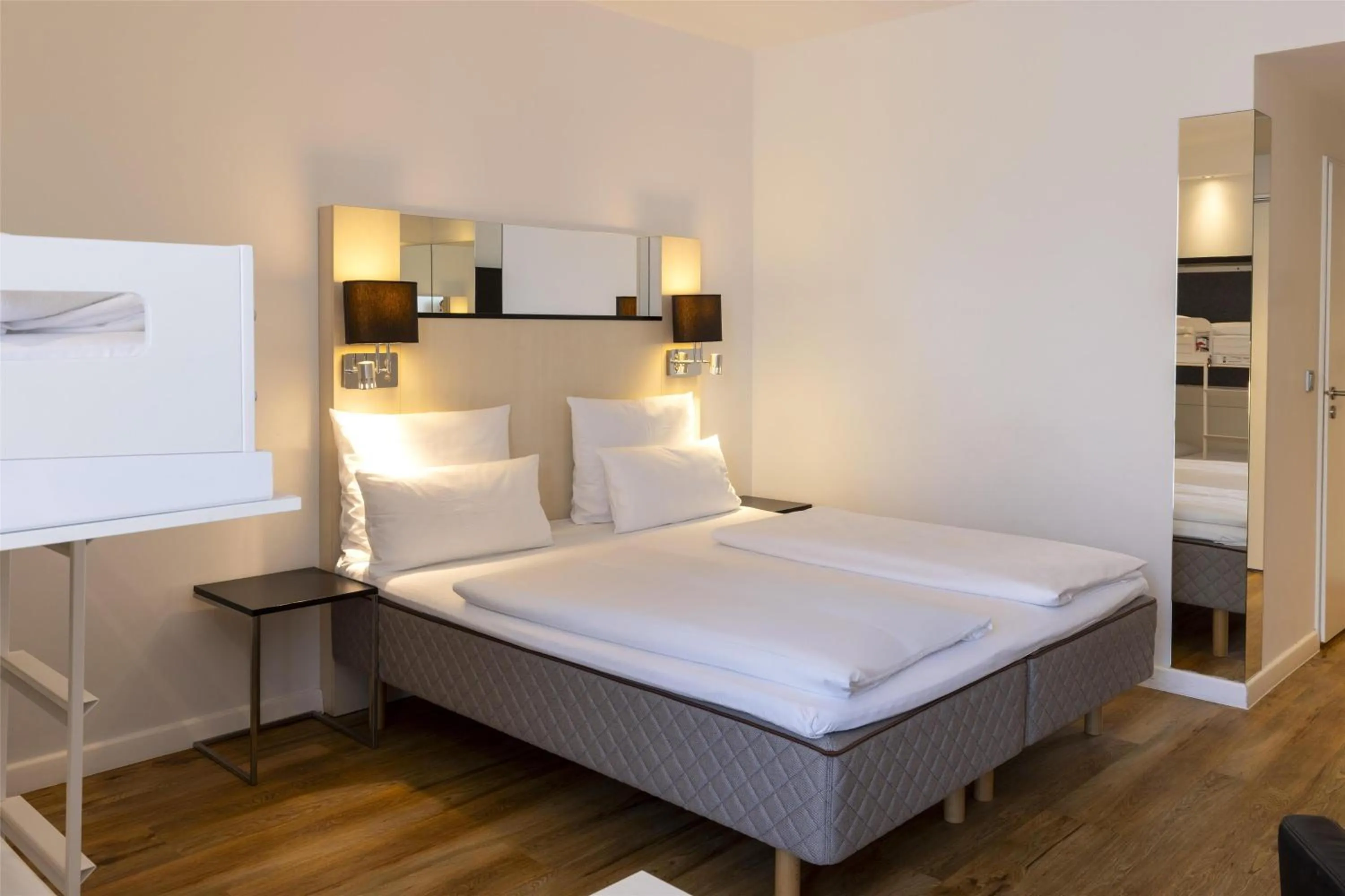 Bedroom, Bed in Scandic Berlin Kurfürstendamm