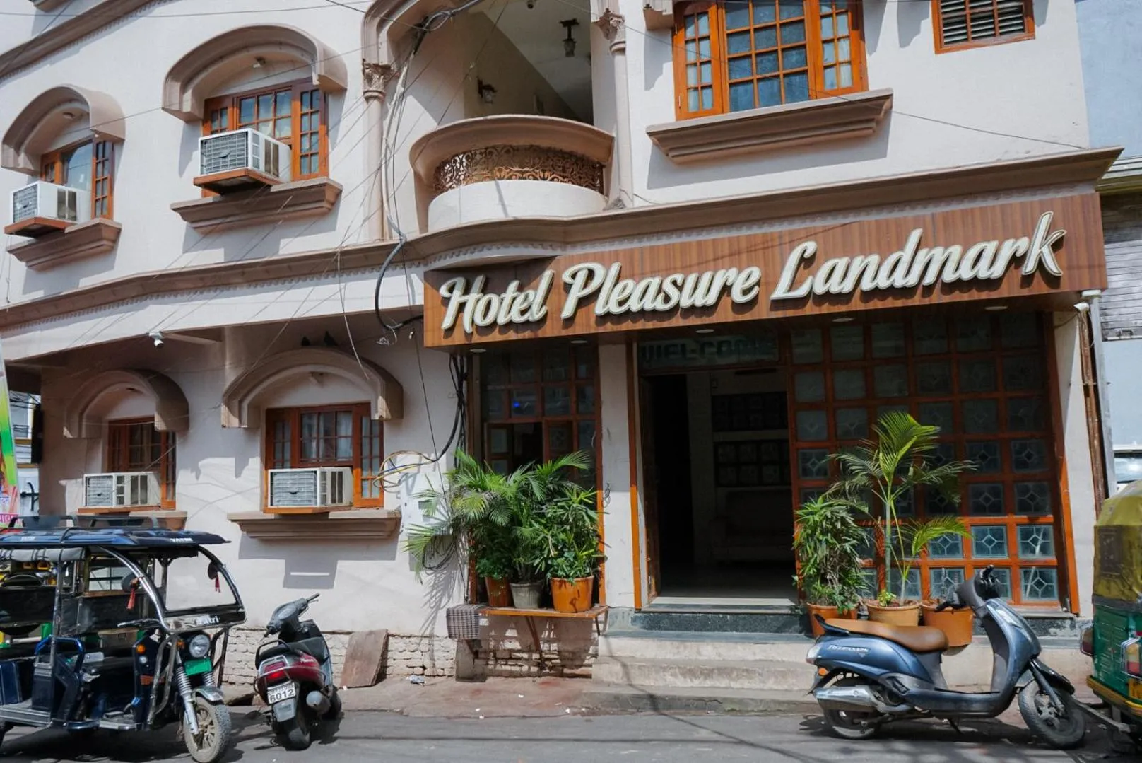 Hotel Pleasure Landmark