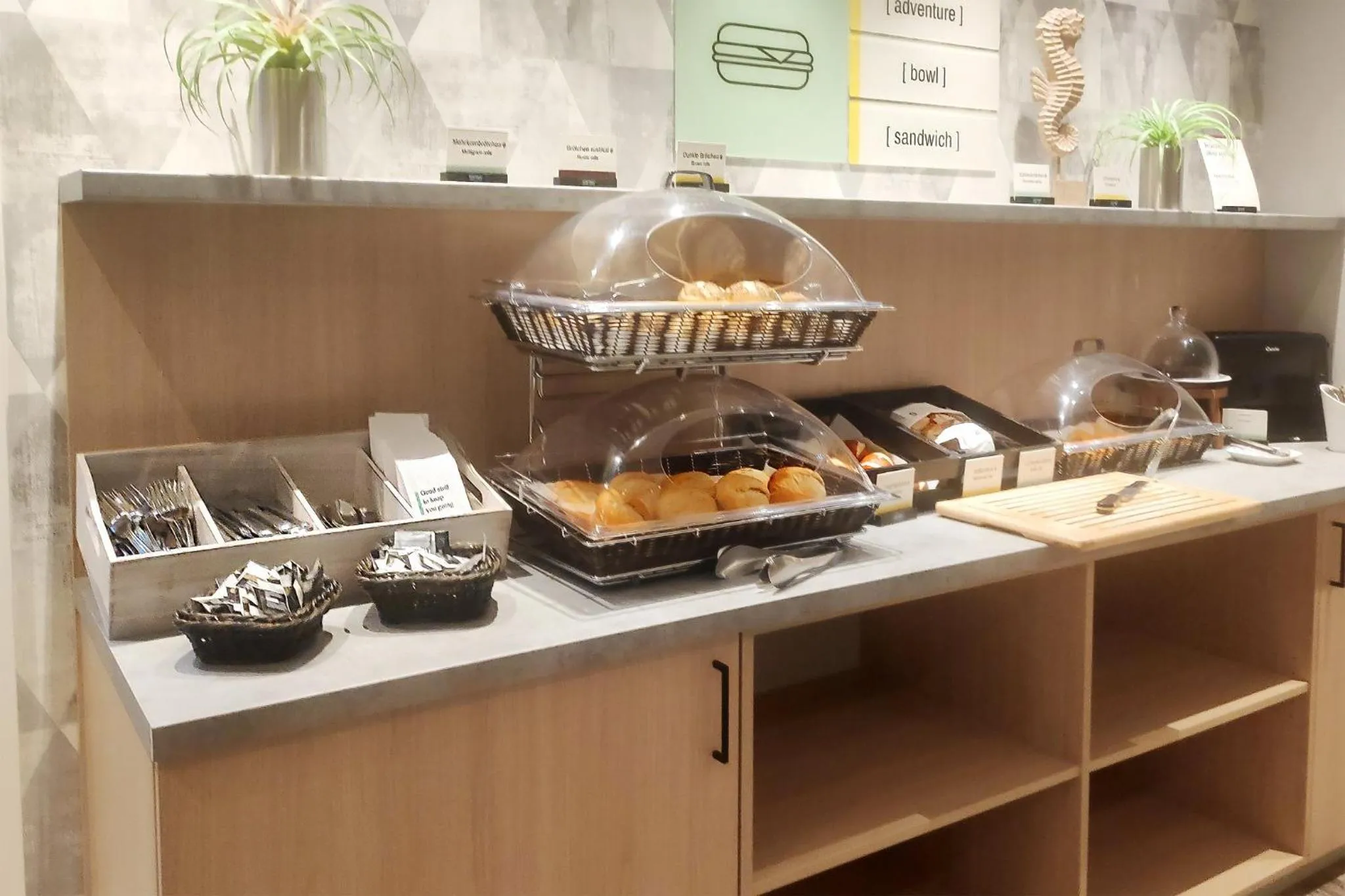 Breakfast in Garner Hotel Bremen City by IHG