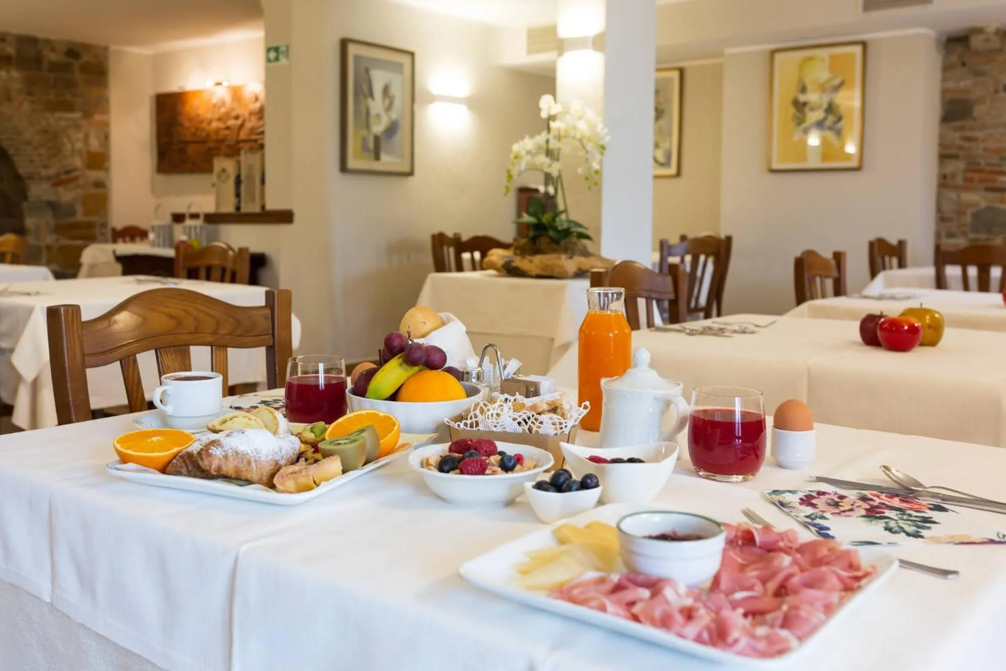 Breakfast in Hotel Locanda Al Pomo d'Oro