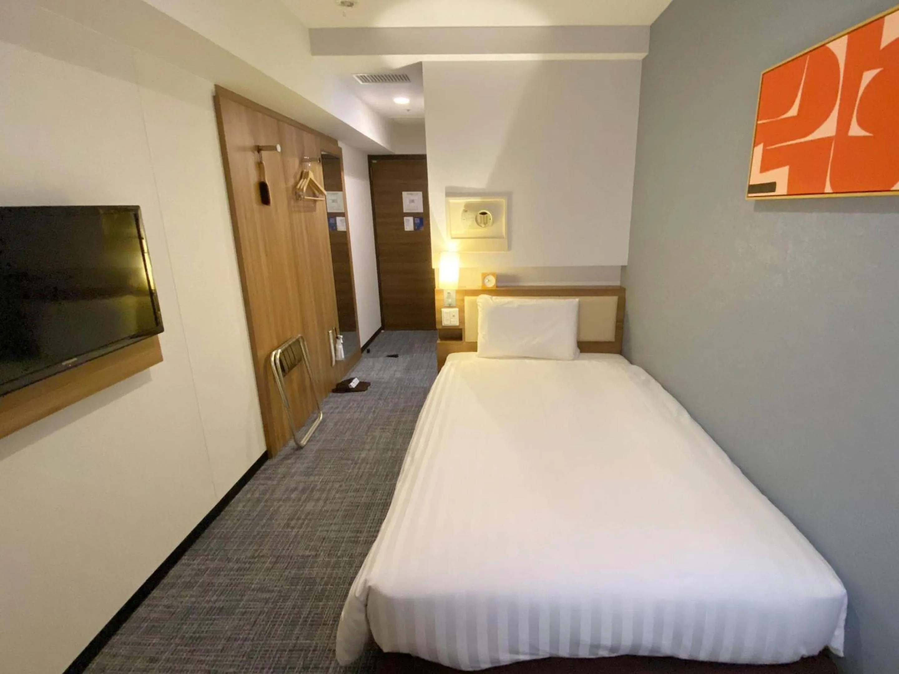 Bedroom, Bed in Comfort Inn Nagoya Sakae