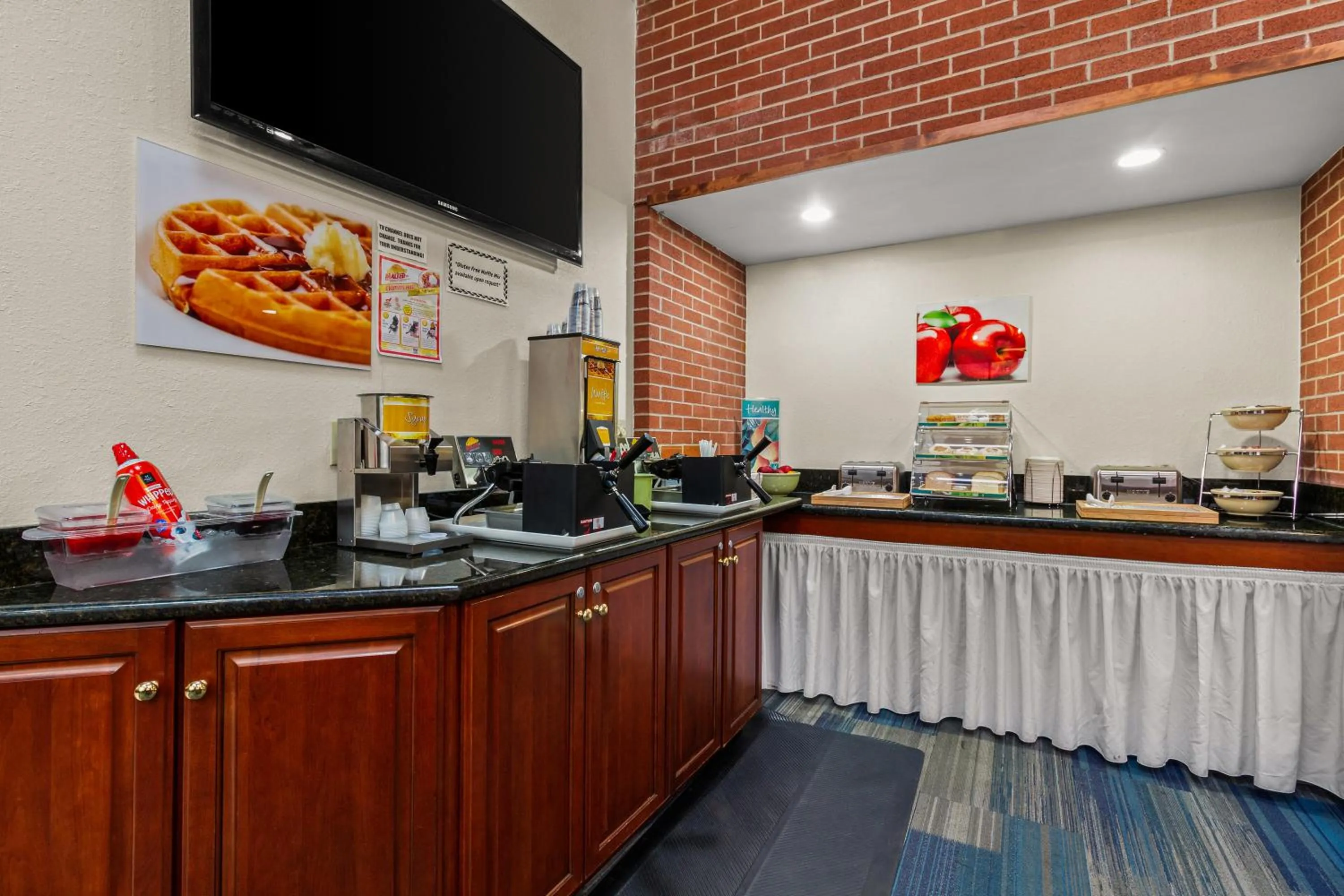 Food in Suburban Studios