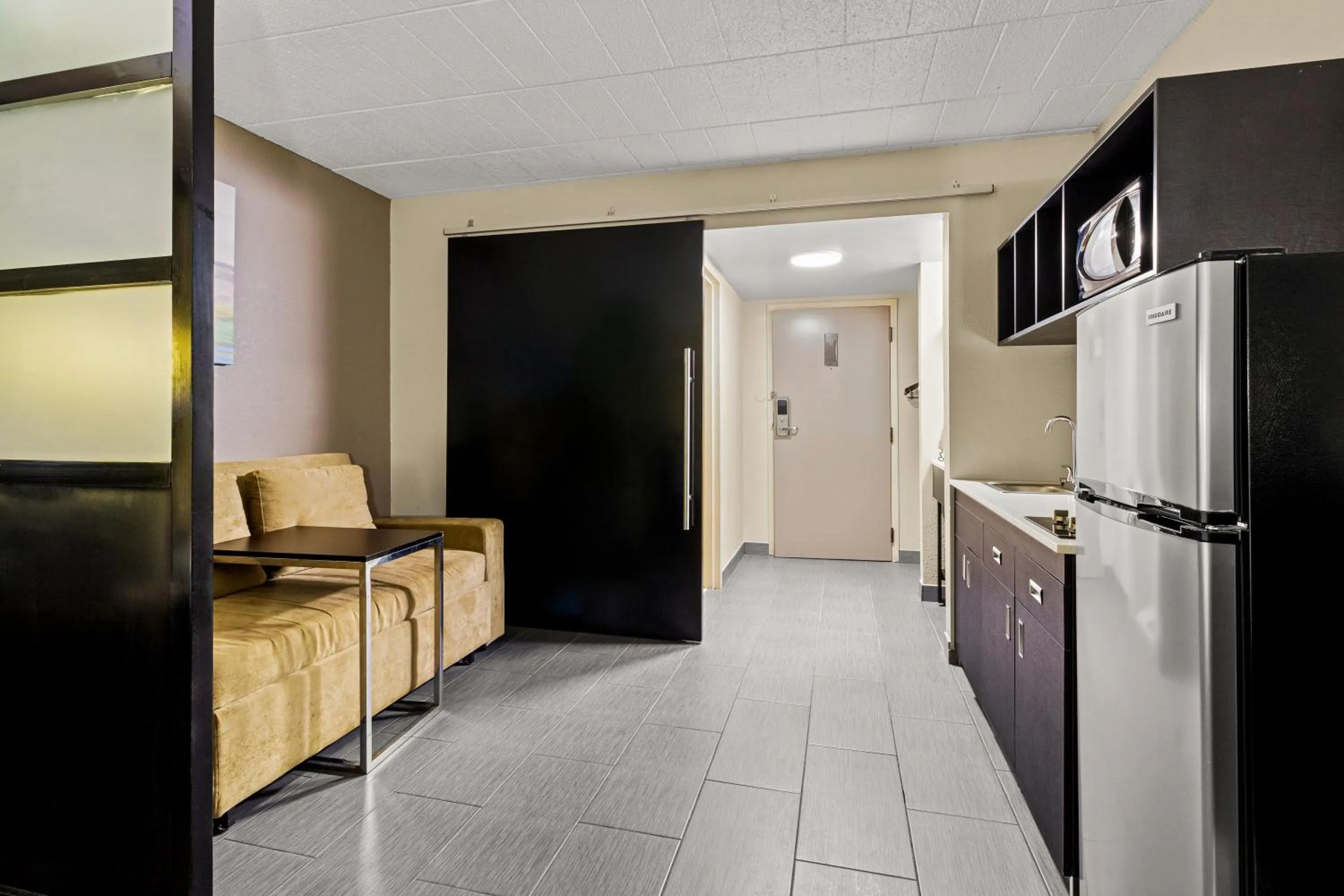 Kitchen or kitchenette in Suburban Studios