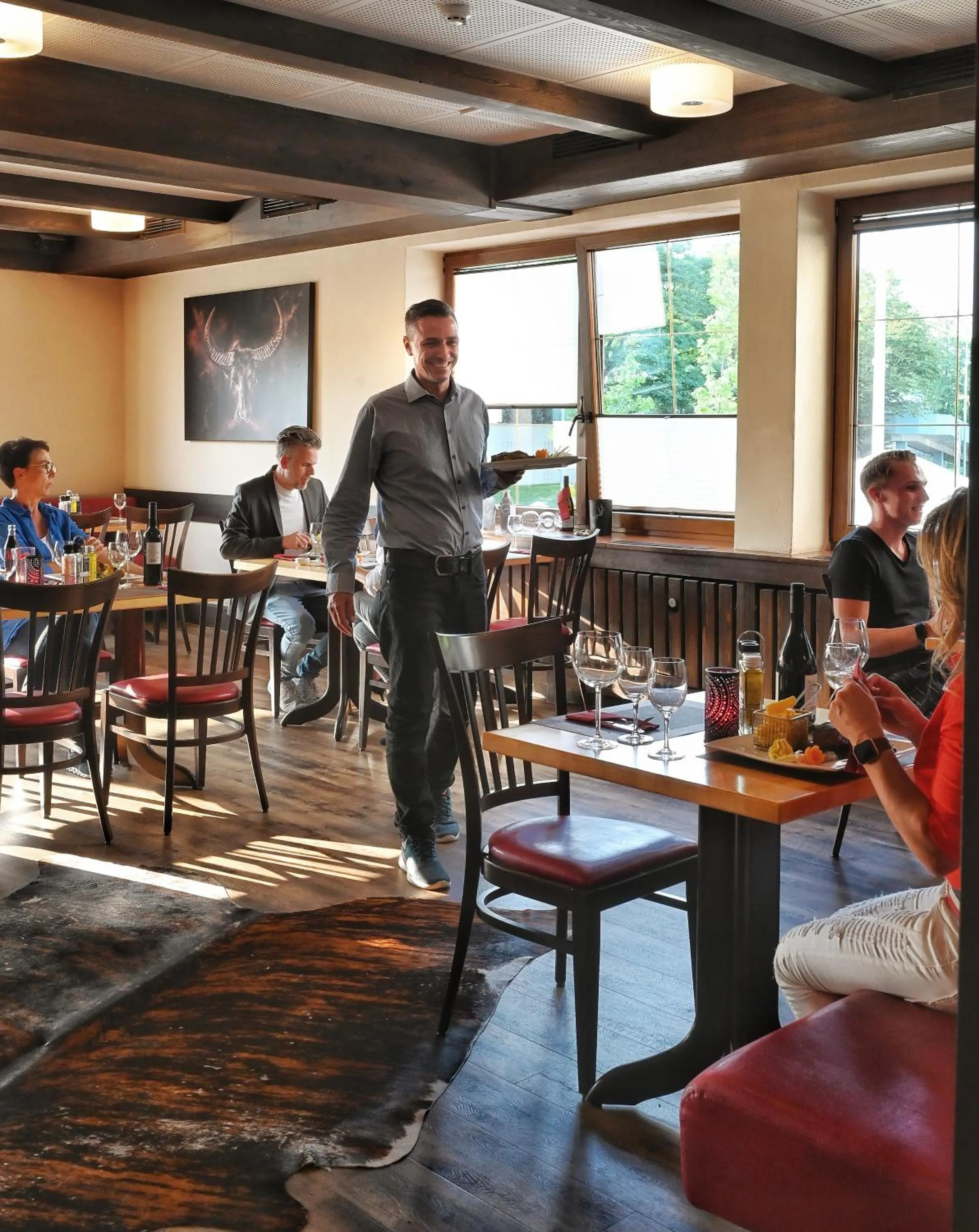 Restaurant/places to eat in Hotel Scirocco