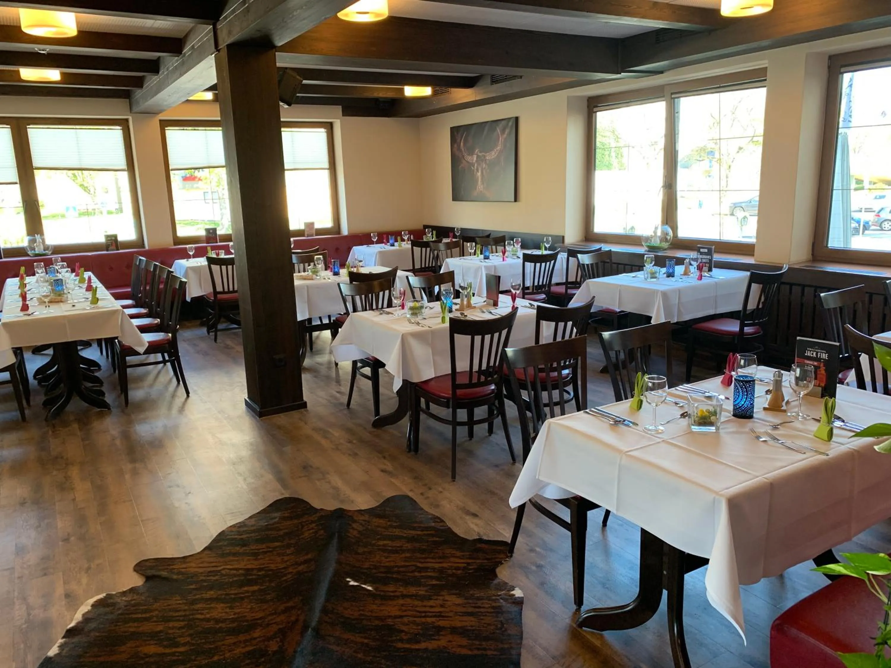 Restaurant/places to eat in Hotel Scirocco