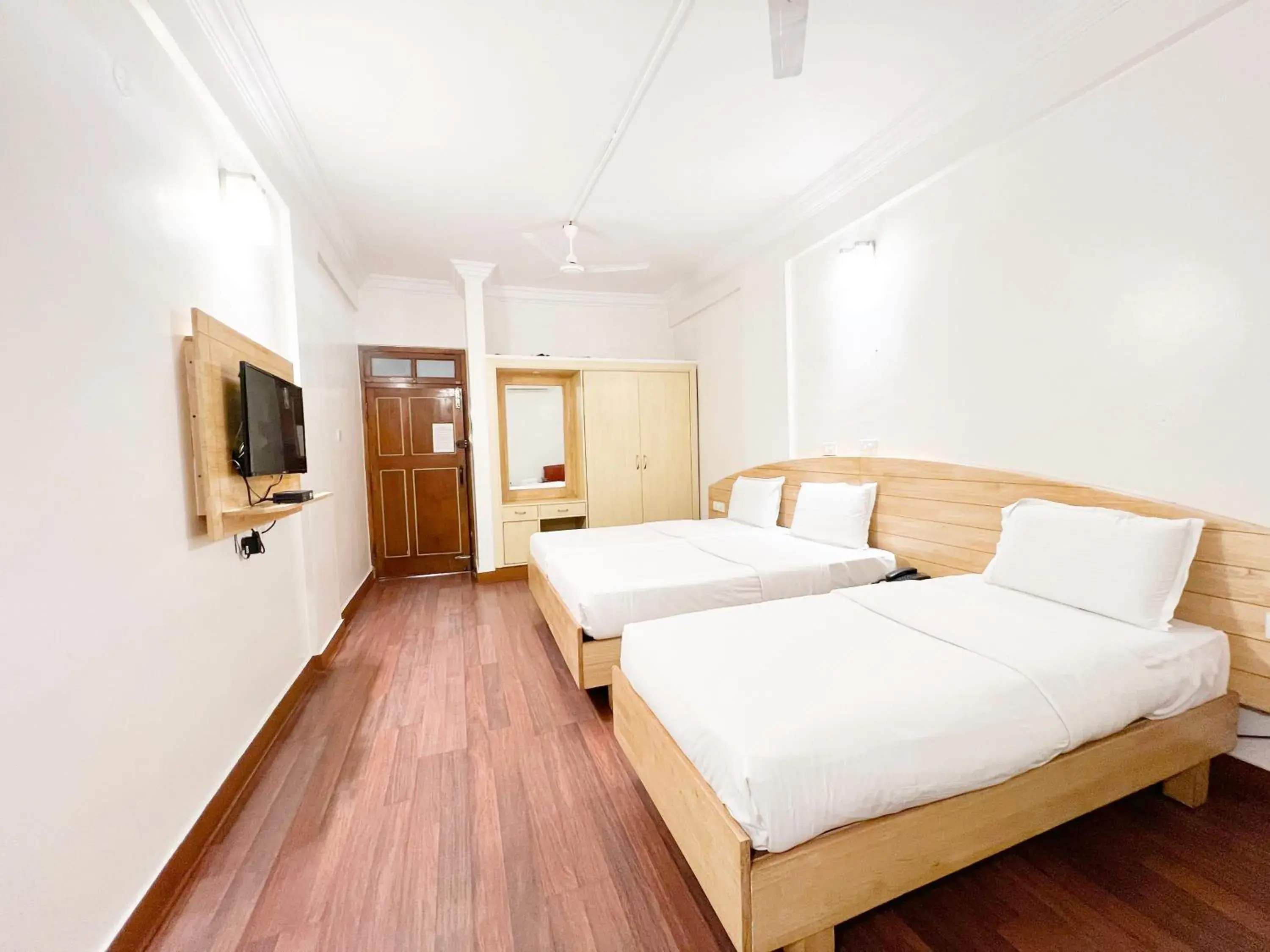 Triple Room in Hotel Vellara Triple Room in Hotel Vellara