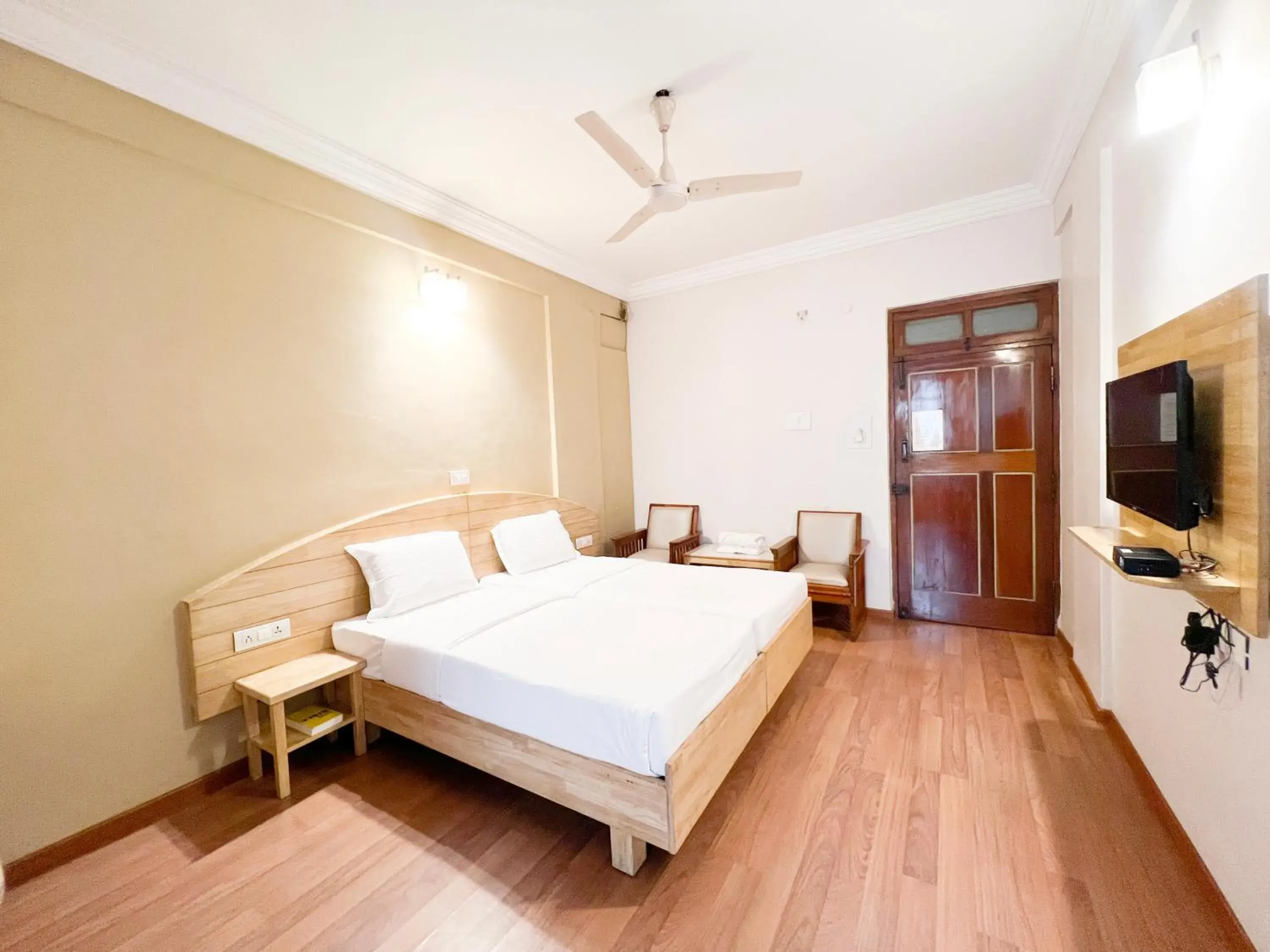 Double Room - single occupancy in Hotel Vellara Double Room - single occupancy in Hotel Vellara