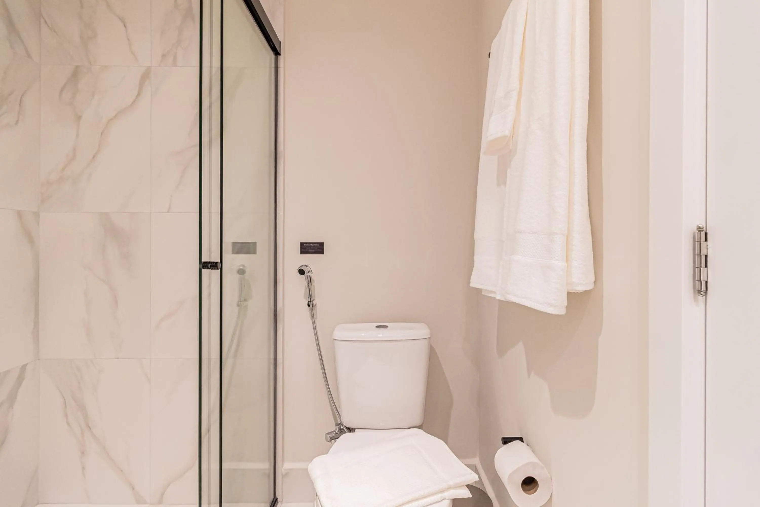 Shower in Iconyc Charlie Ibirapuera Hotel