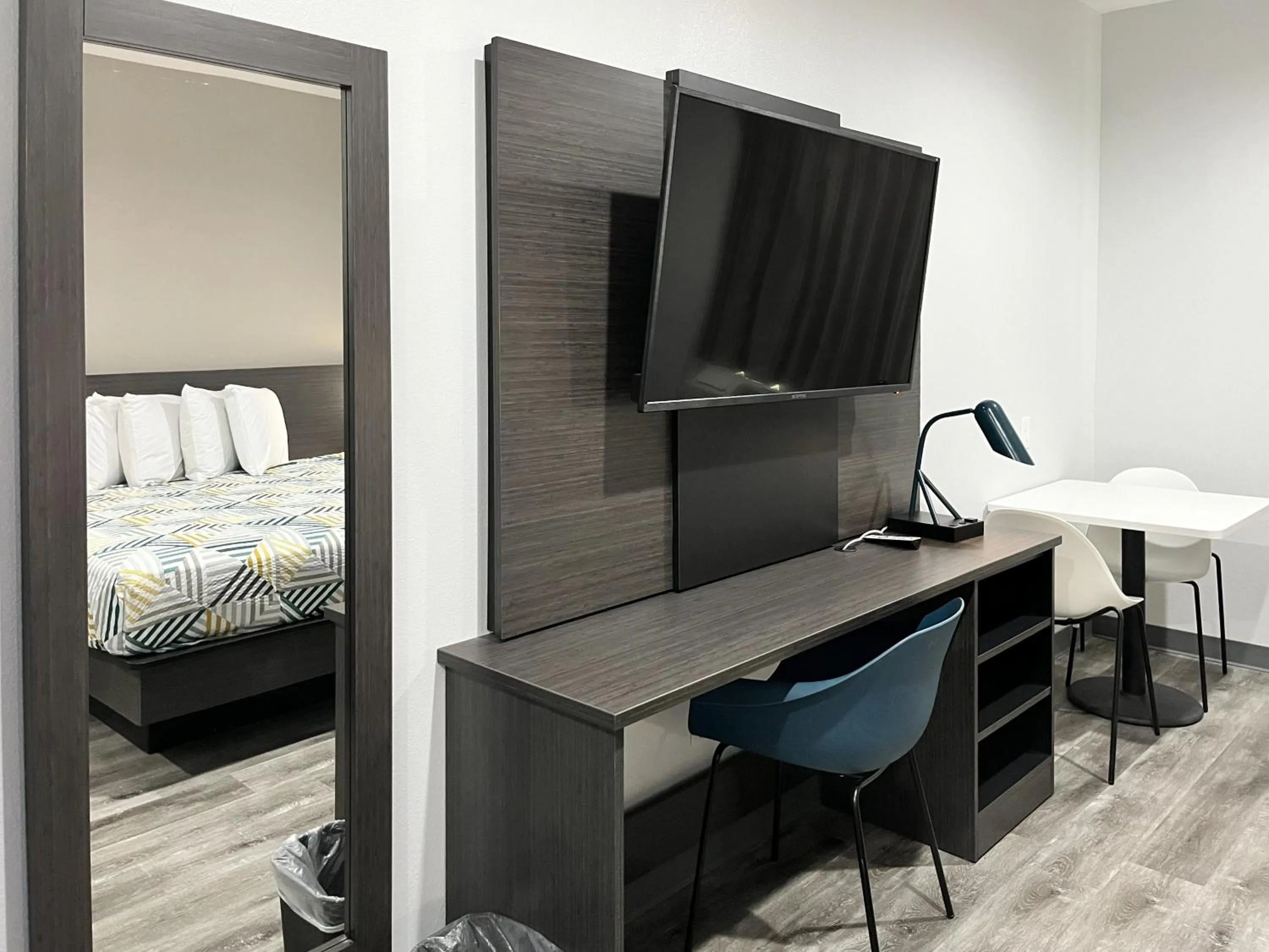 Bedroom, Bed in Studio 6 Katy, TX Energy Corridor