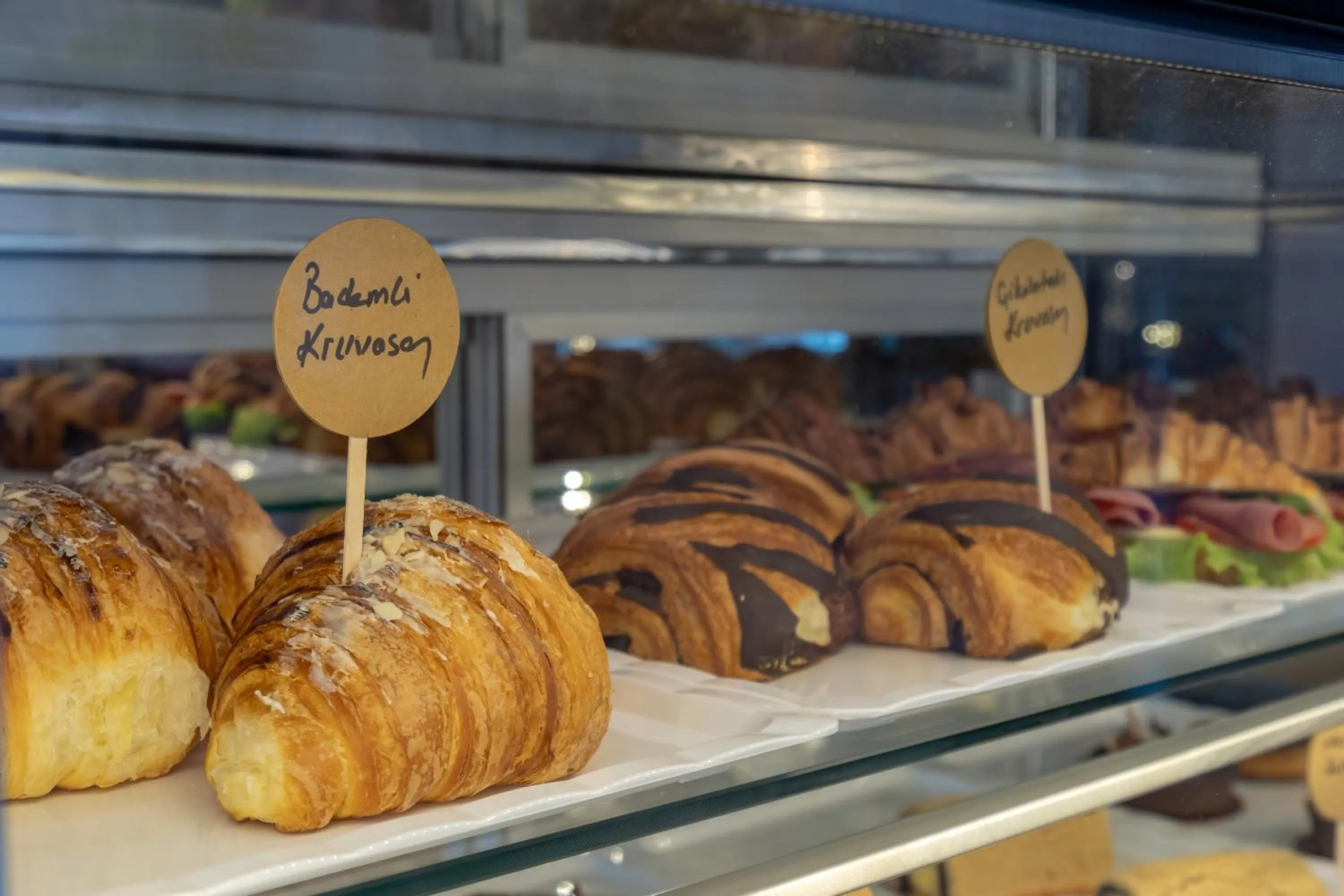Lobby or reception in Oli Hotel and Suites