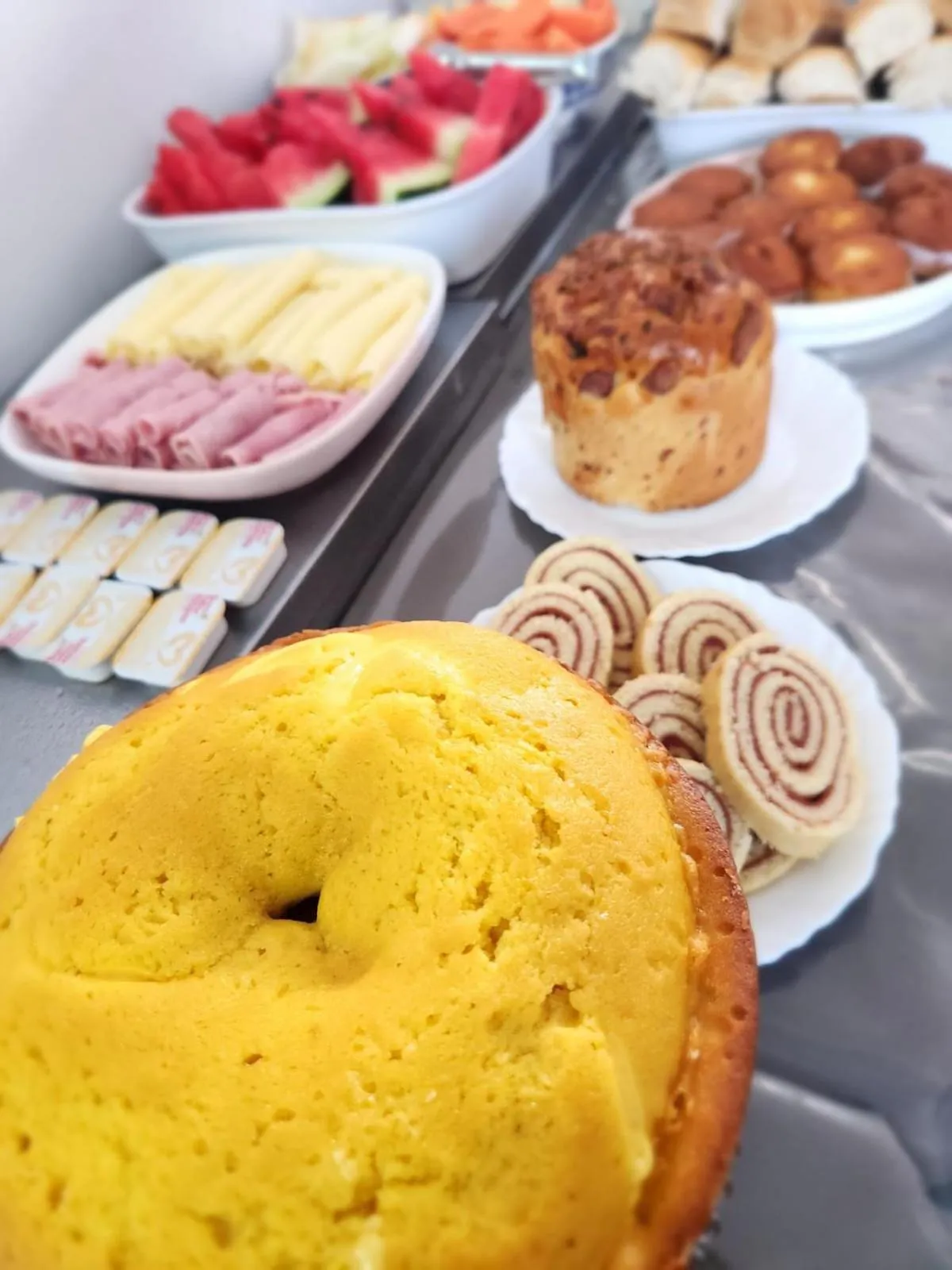 Buffet breakfast in Pousada BOB Suítes