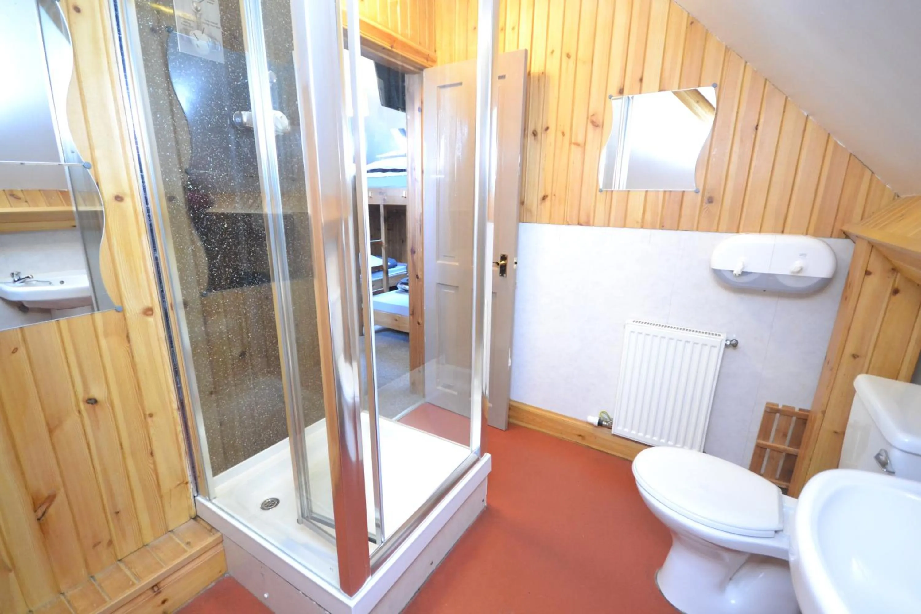 Photo of the whole room in Blackwater Hostel