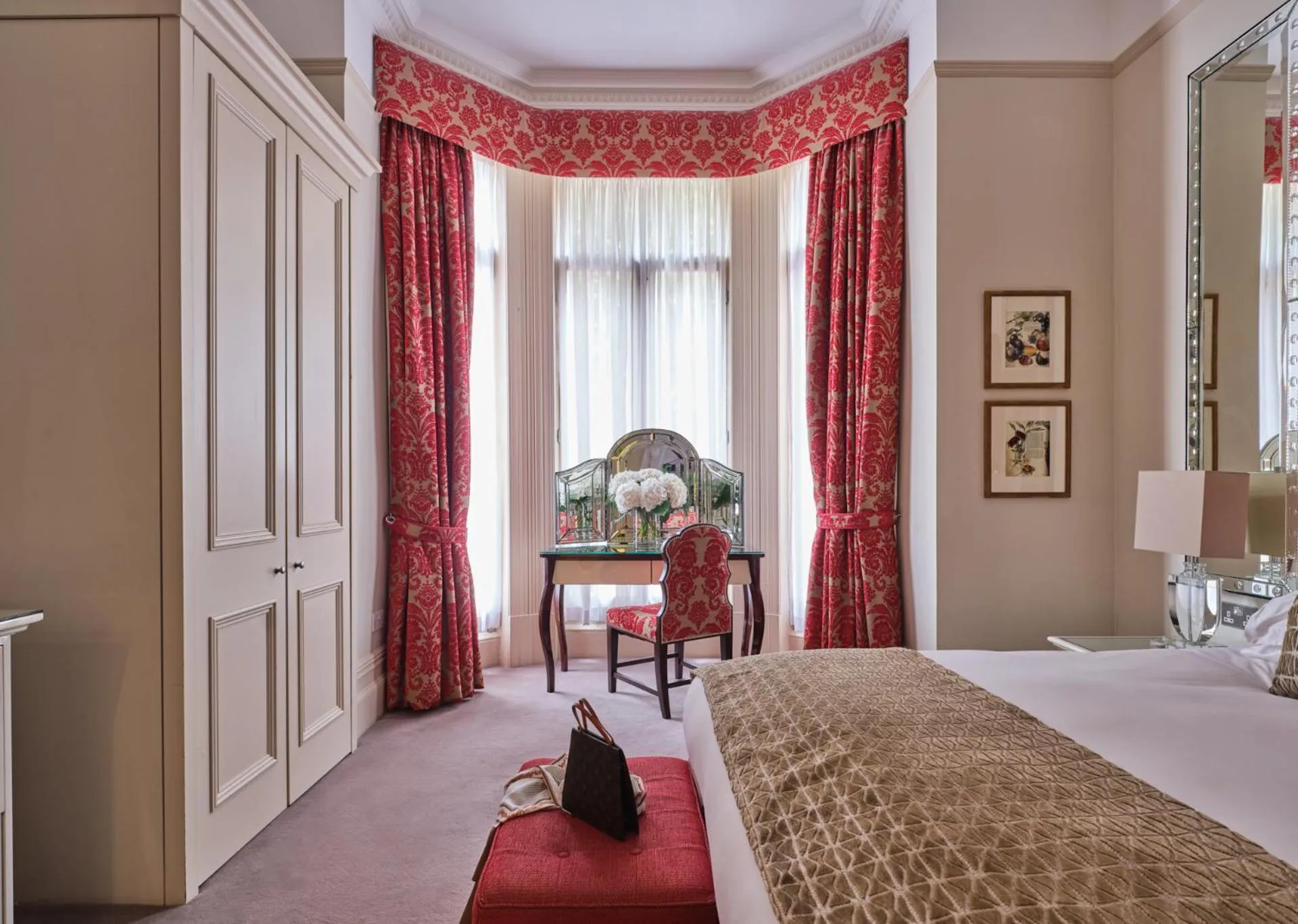 Bedroom, Bed in The Apartments by The Sloane Club
