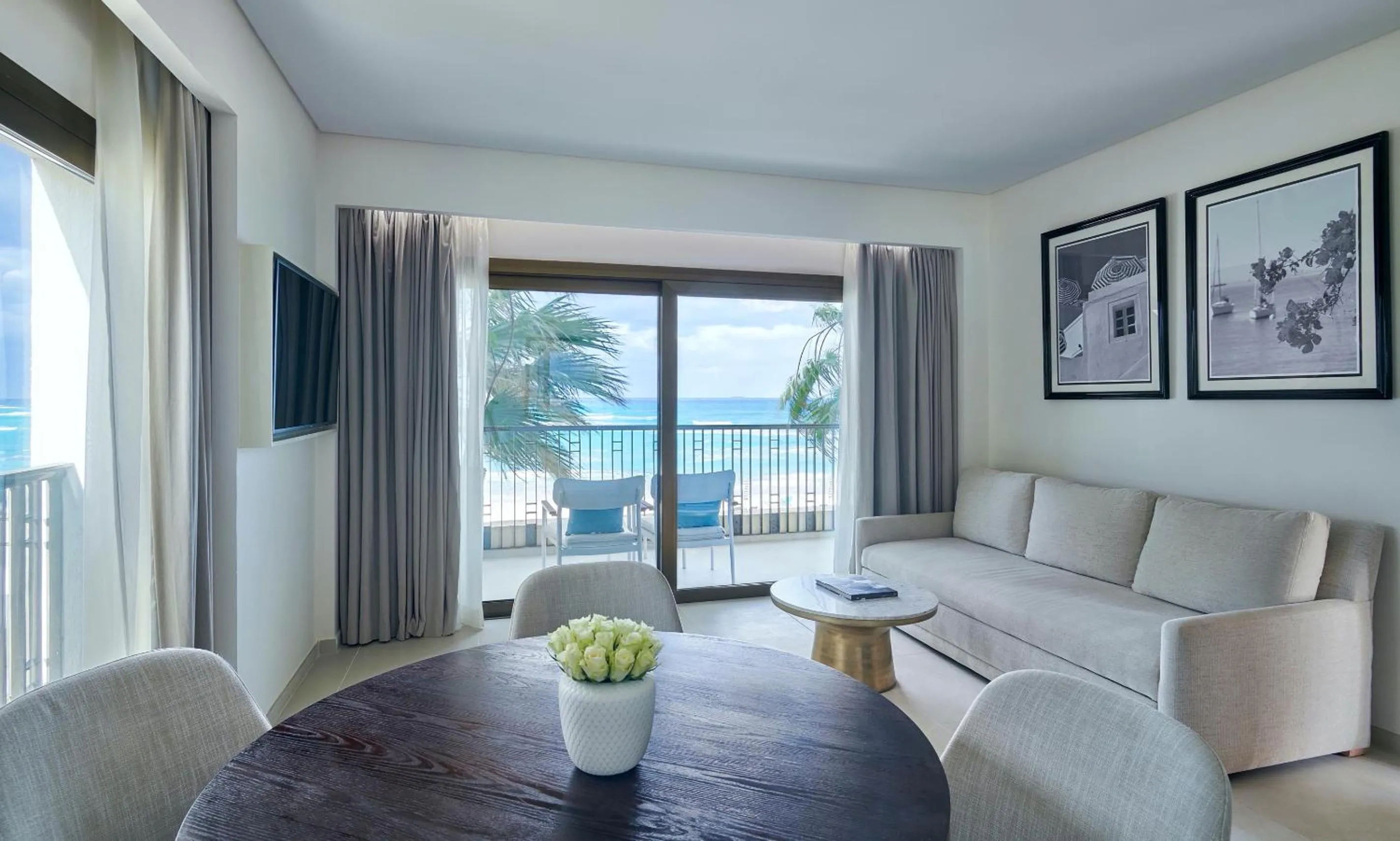 Living room in Al Alamein Hotel