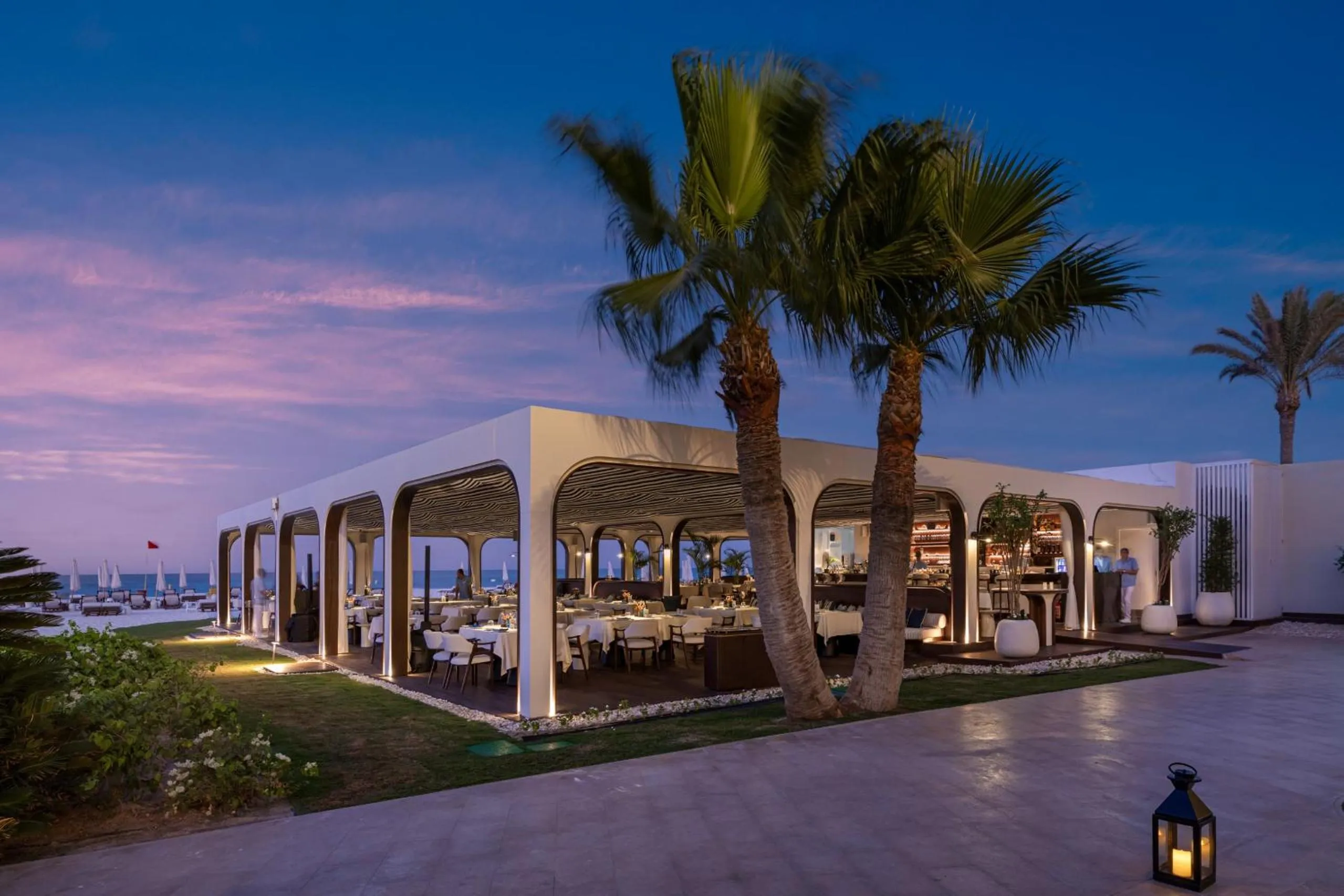 Restaurant/places to eat in Al Alamein Hotel