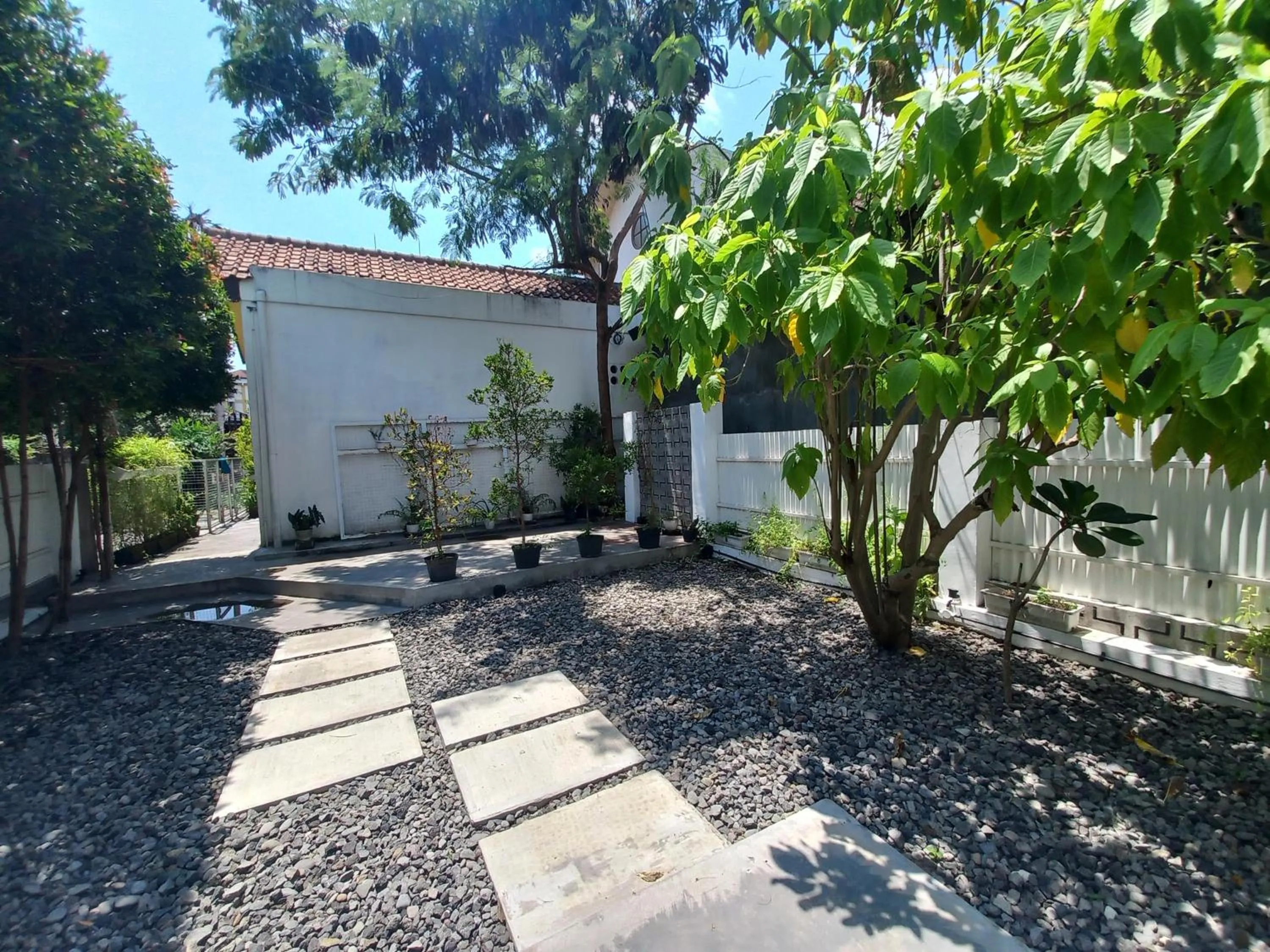 Garden view in Homestay Jogja Rumah Obit By Simply Homy