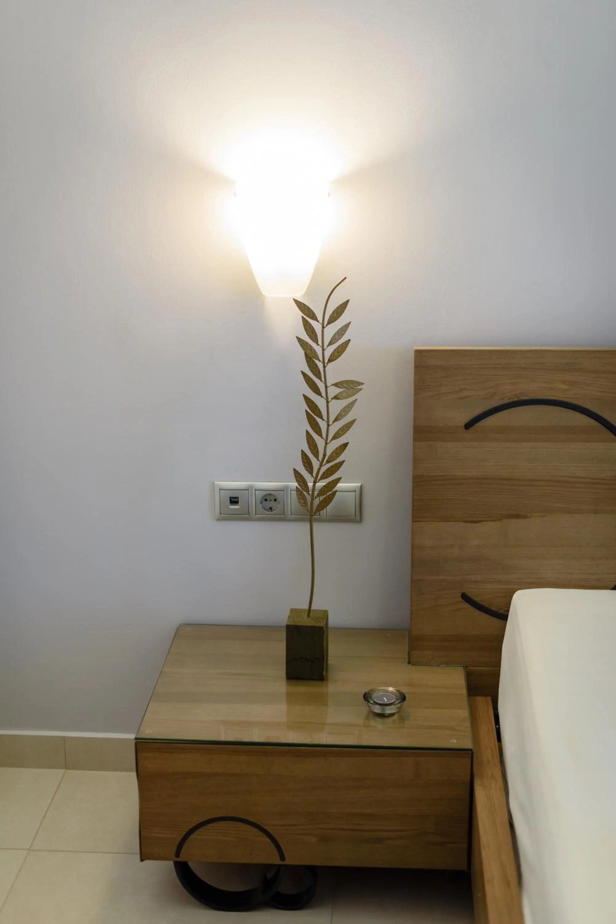 Decorative detail, Bed in Ionion Beach Apartment Hotel & Spa