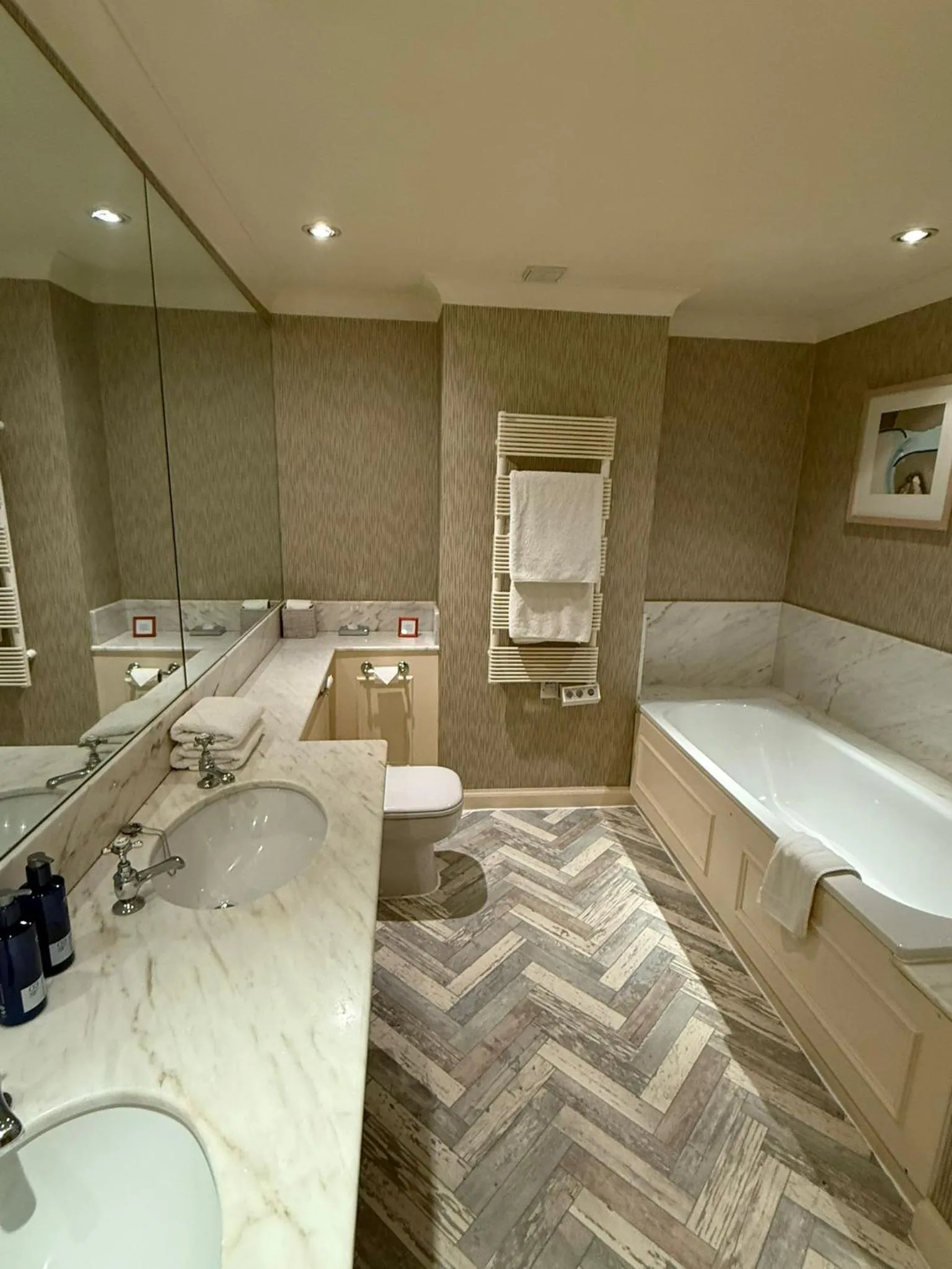 Bathroom in The Airds Hotel and Restaurant
