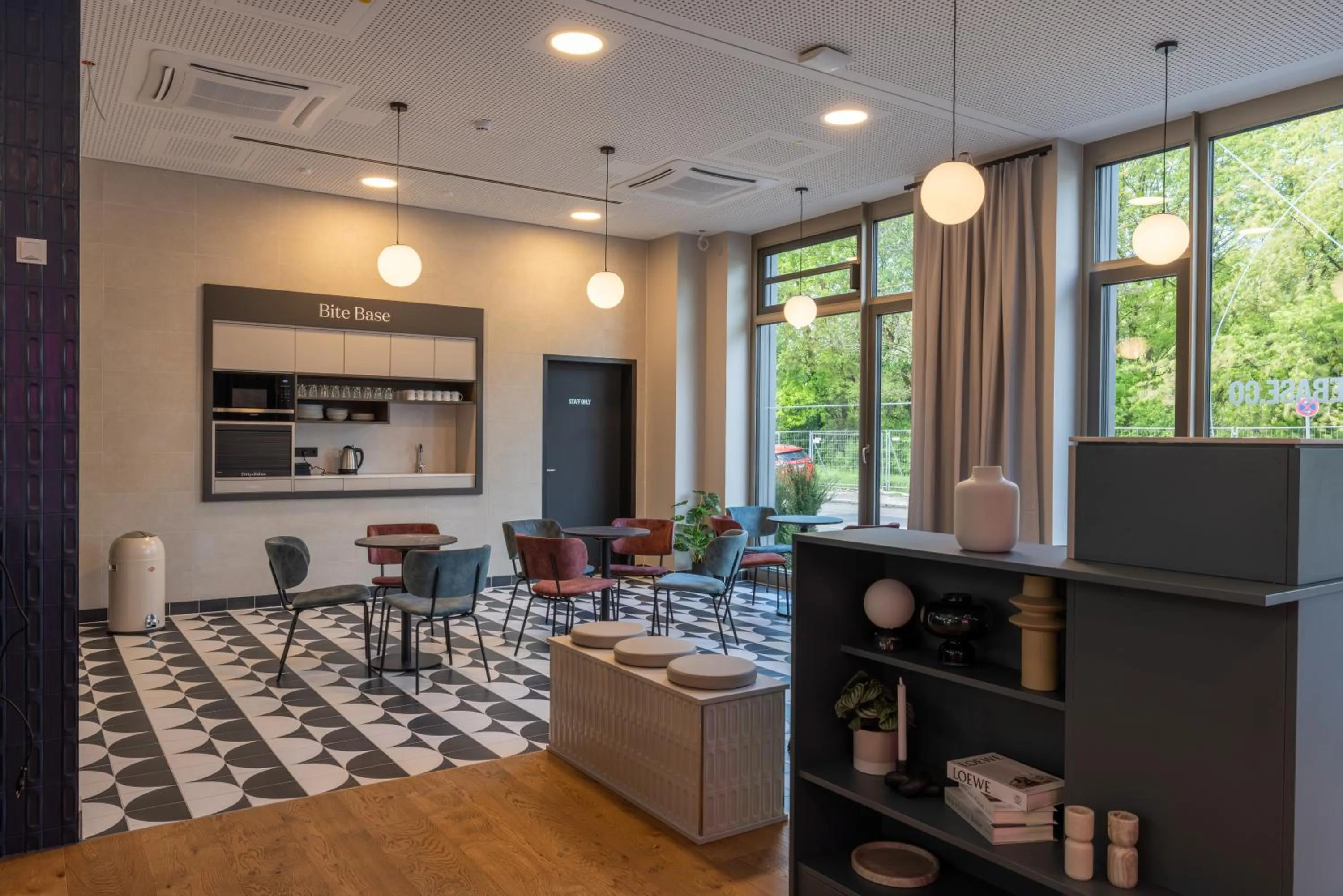 Communal lounge/ TV room in The Base Munich